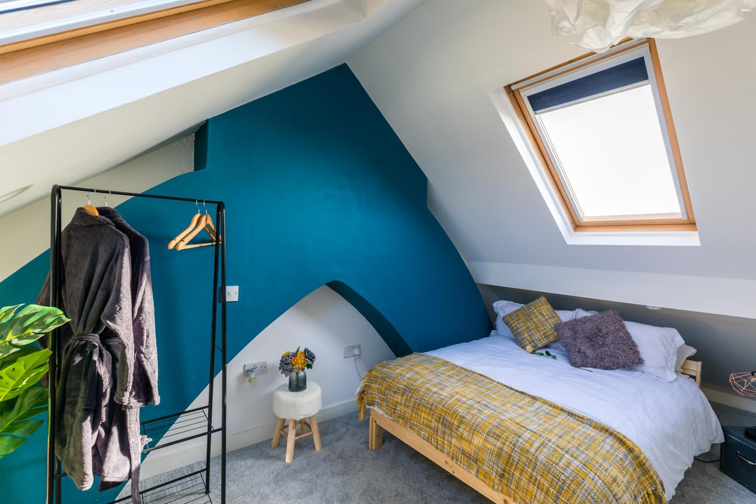 Three-Bedroom House - Photo 19