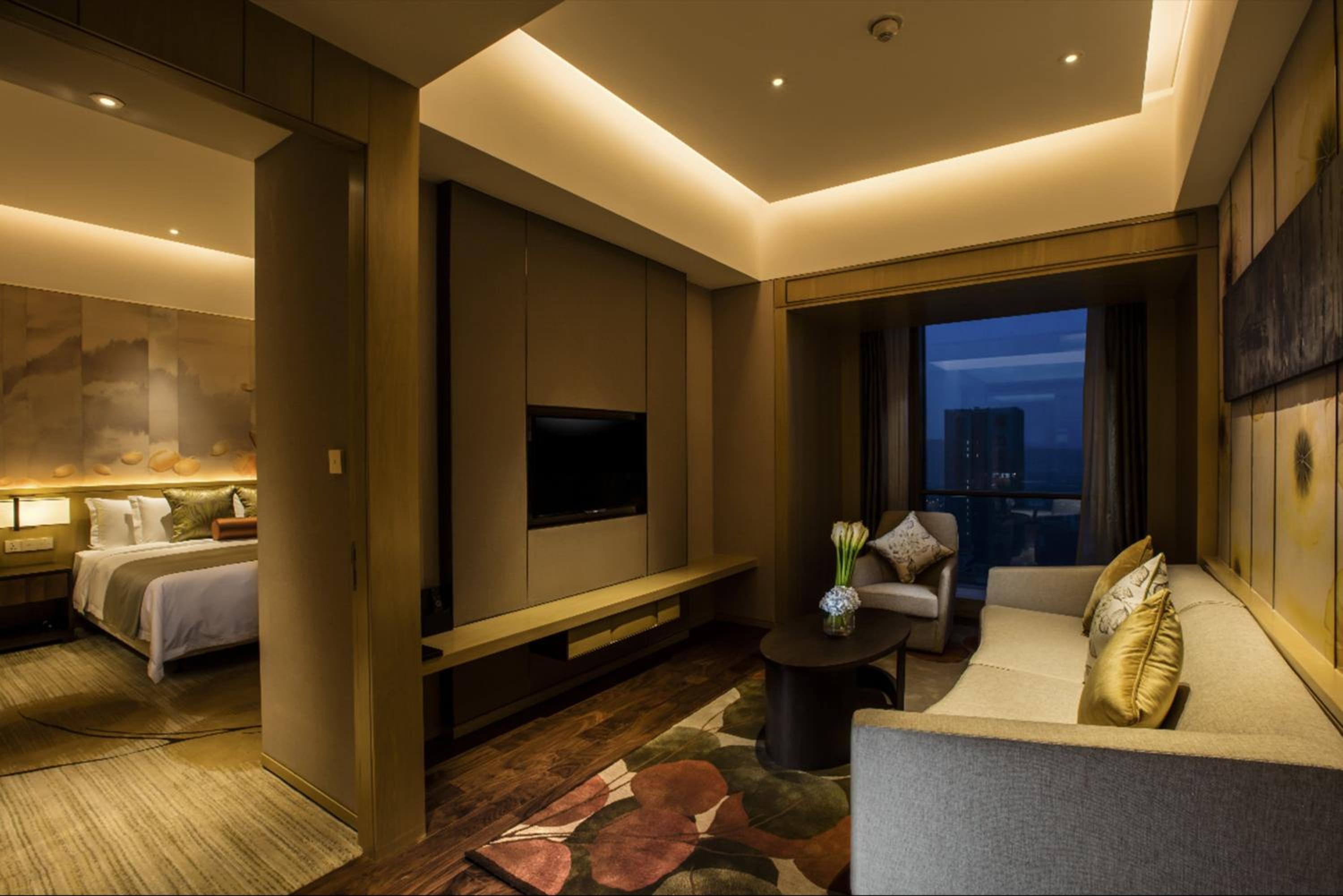 One-Bedroom Suite Lounge Access photo 3