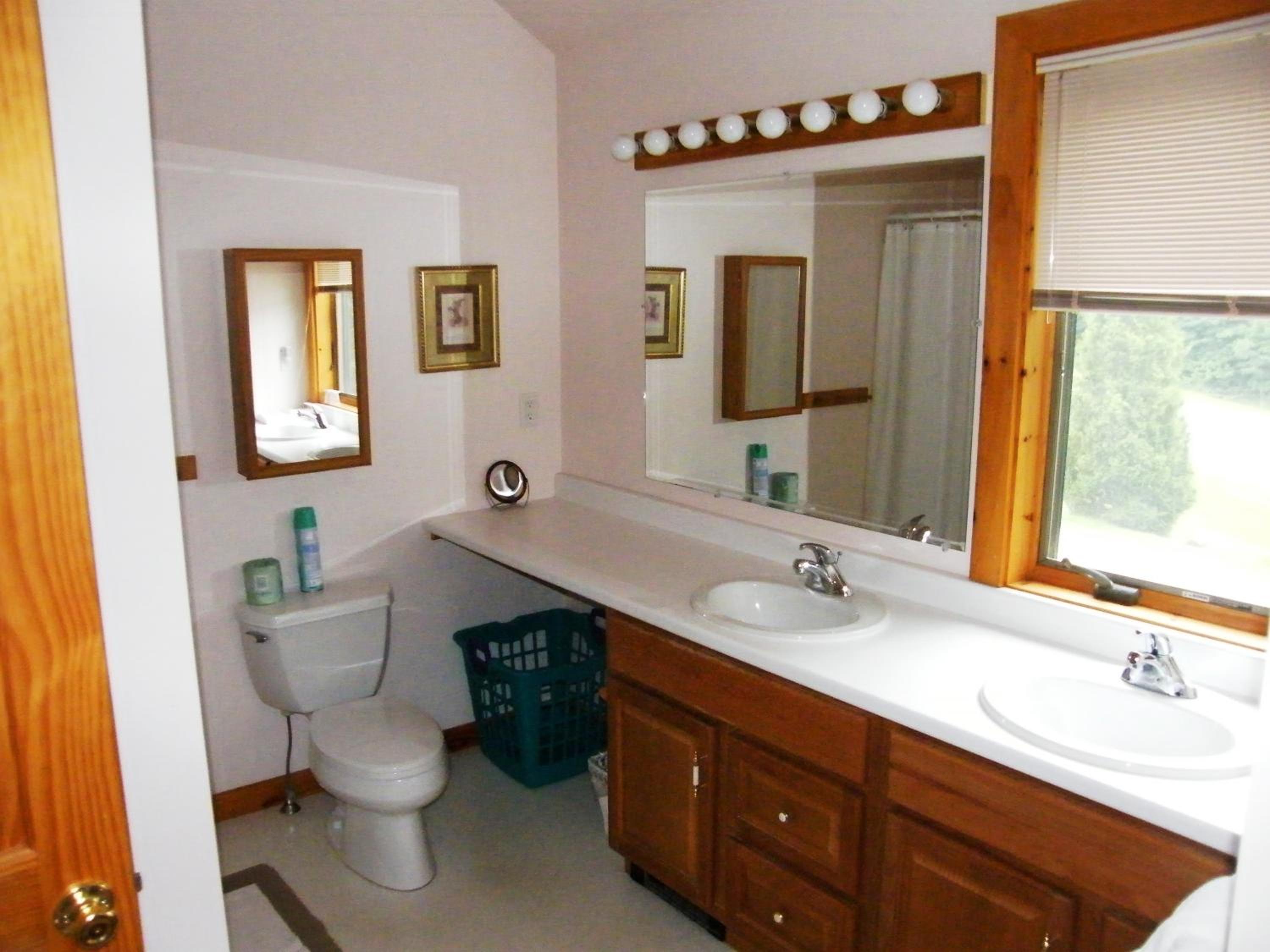 Three-Bedroom Deluxe Suite photo 2