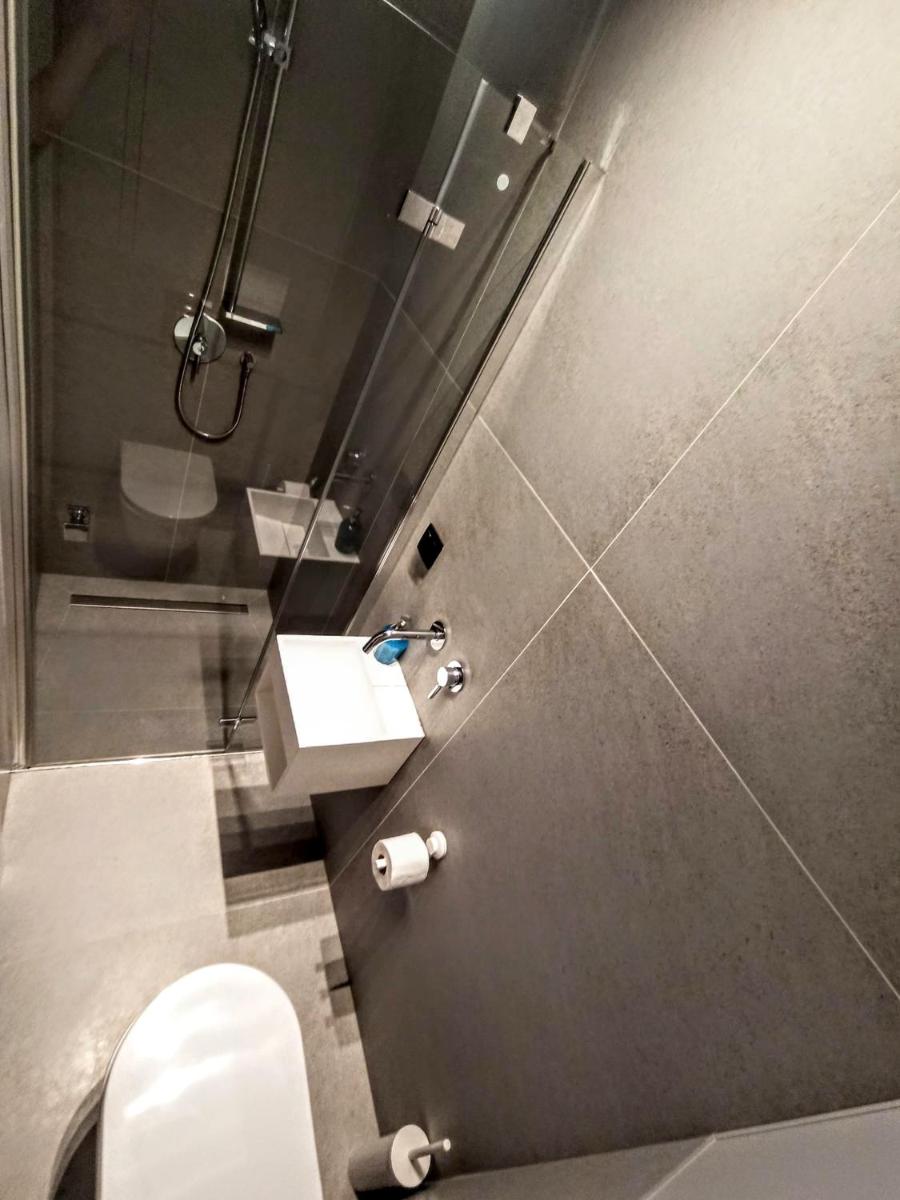 Deluxe Double Room - Photo 19