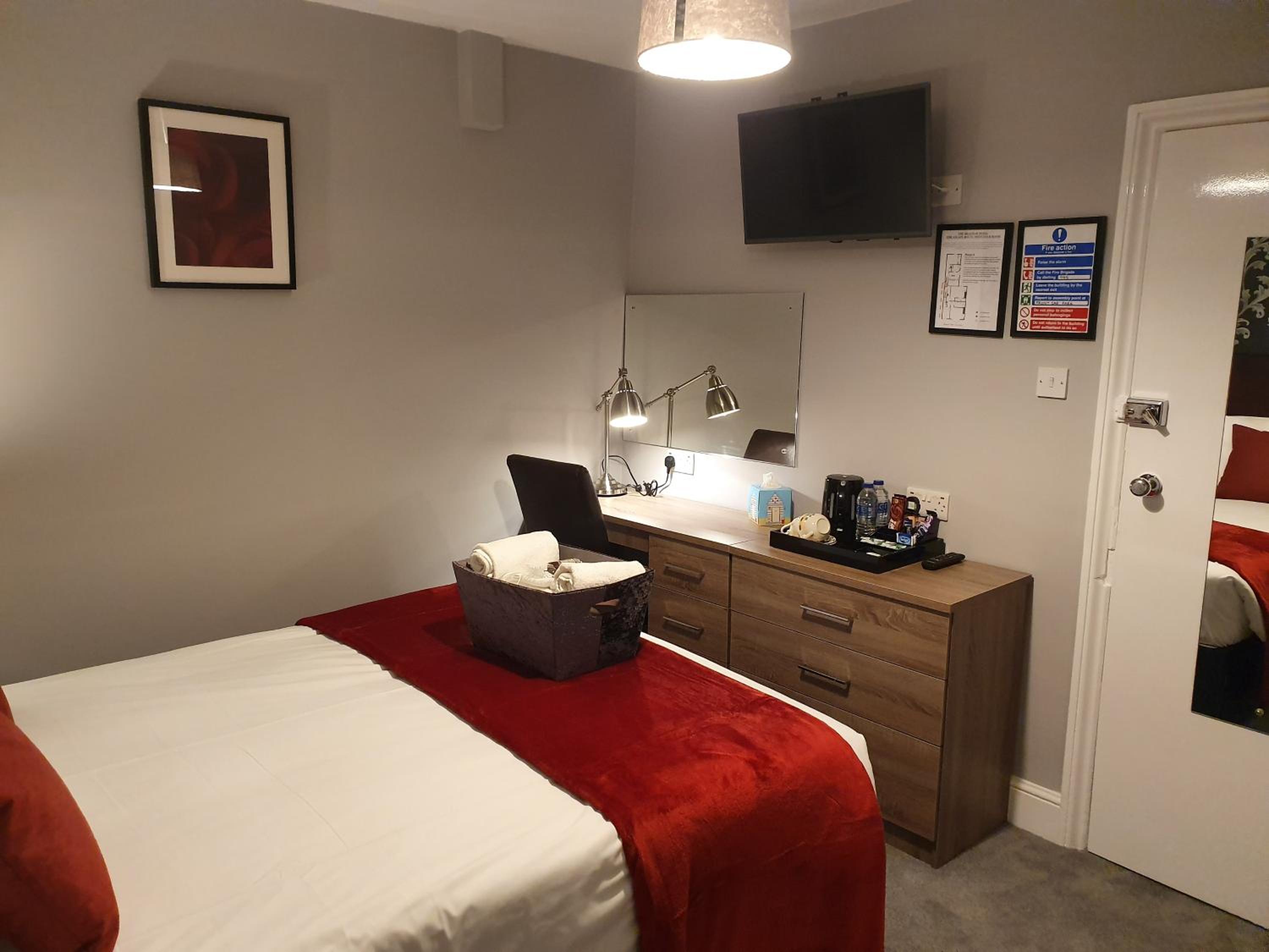 Room 4 - Double Room - First Floor photo 3