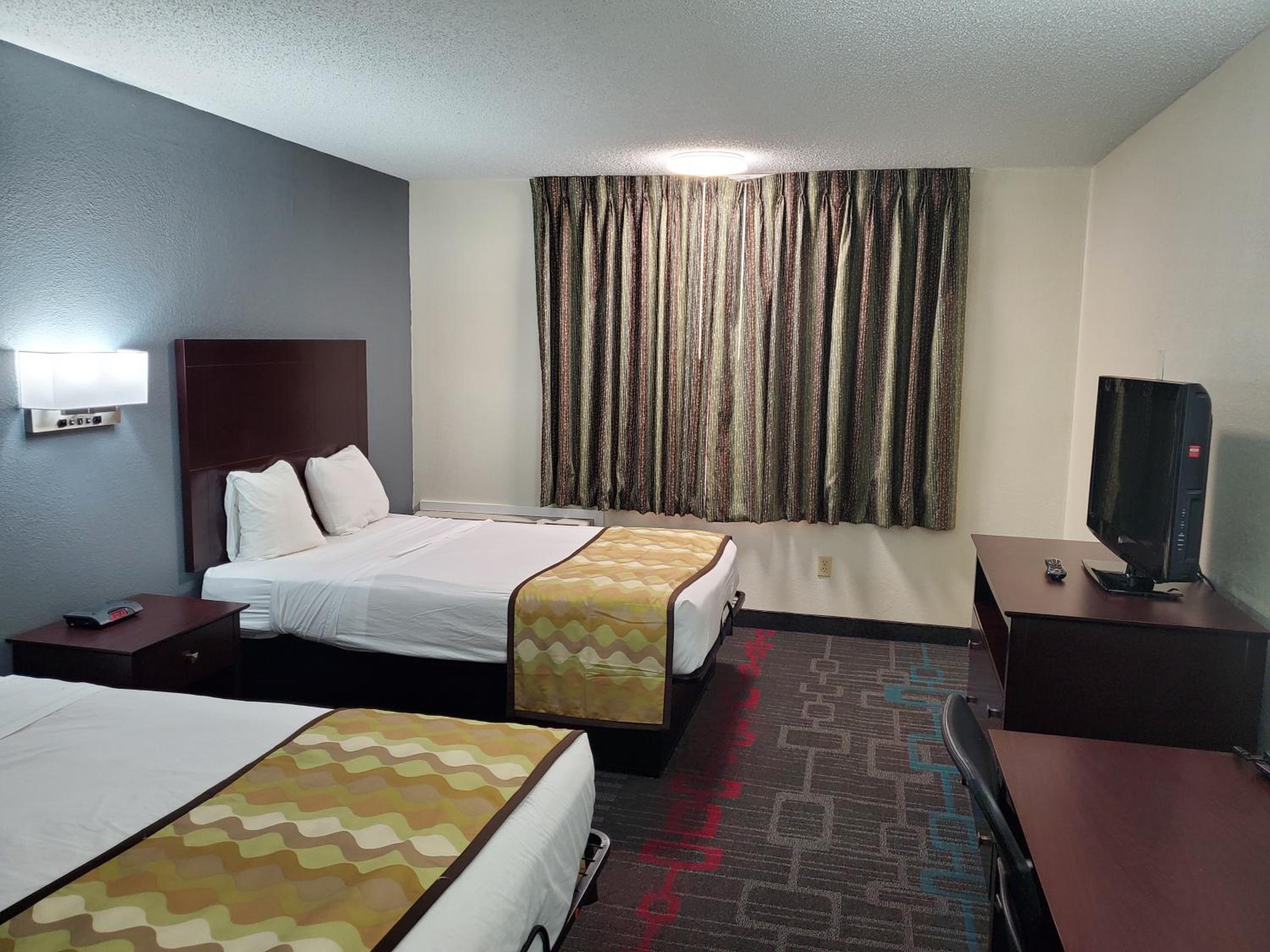 Deluxe Double Room with Two Double Beds - Non-Smoking - Photo 1