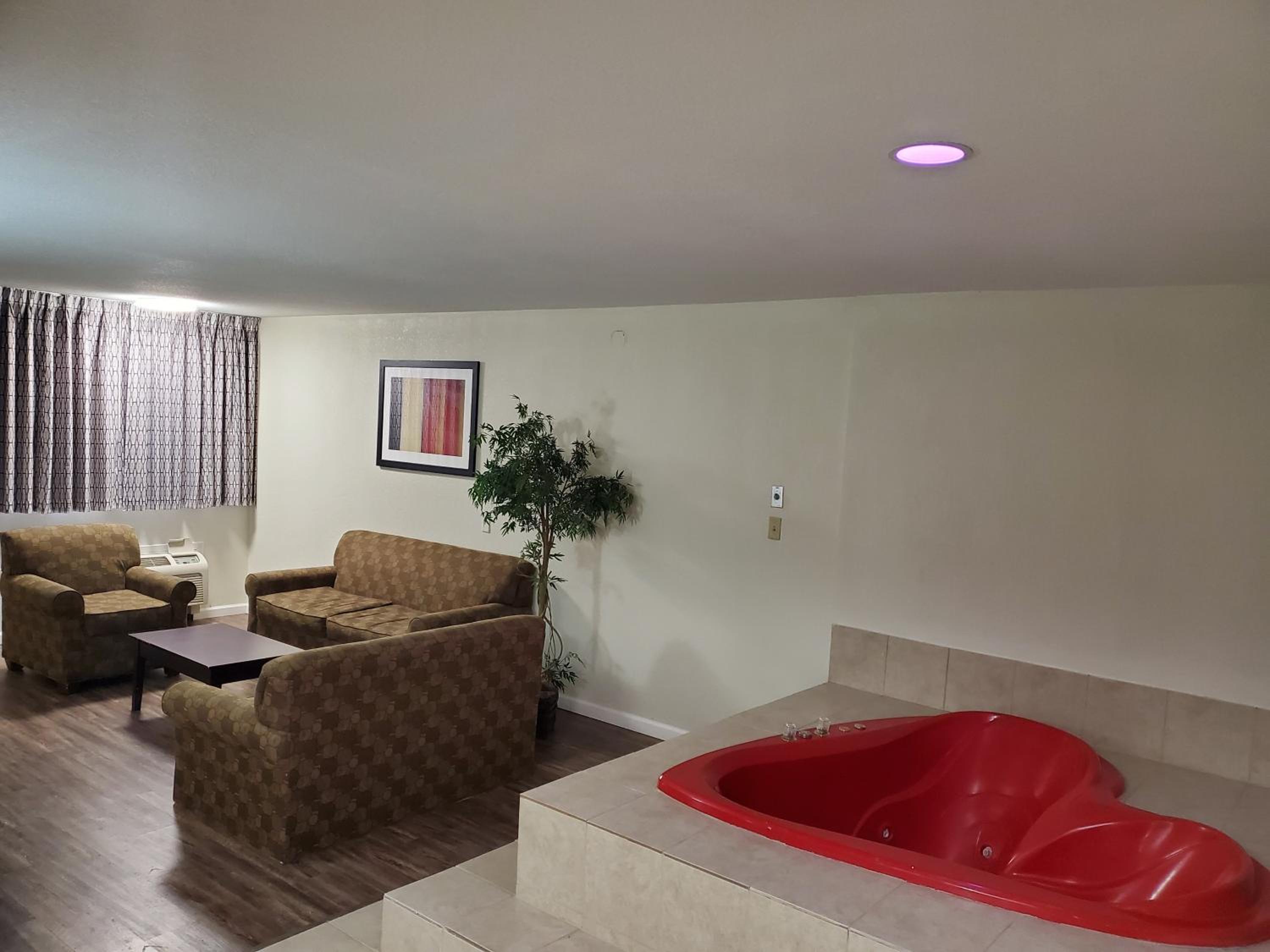 One-Bedroom King Suite - Non-Smoking - Photo 3