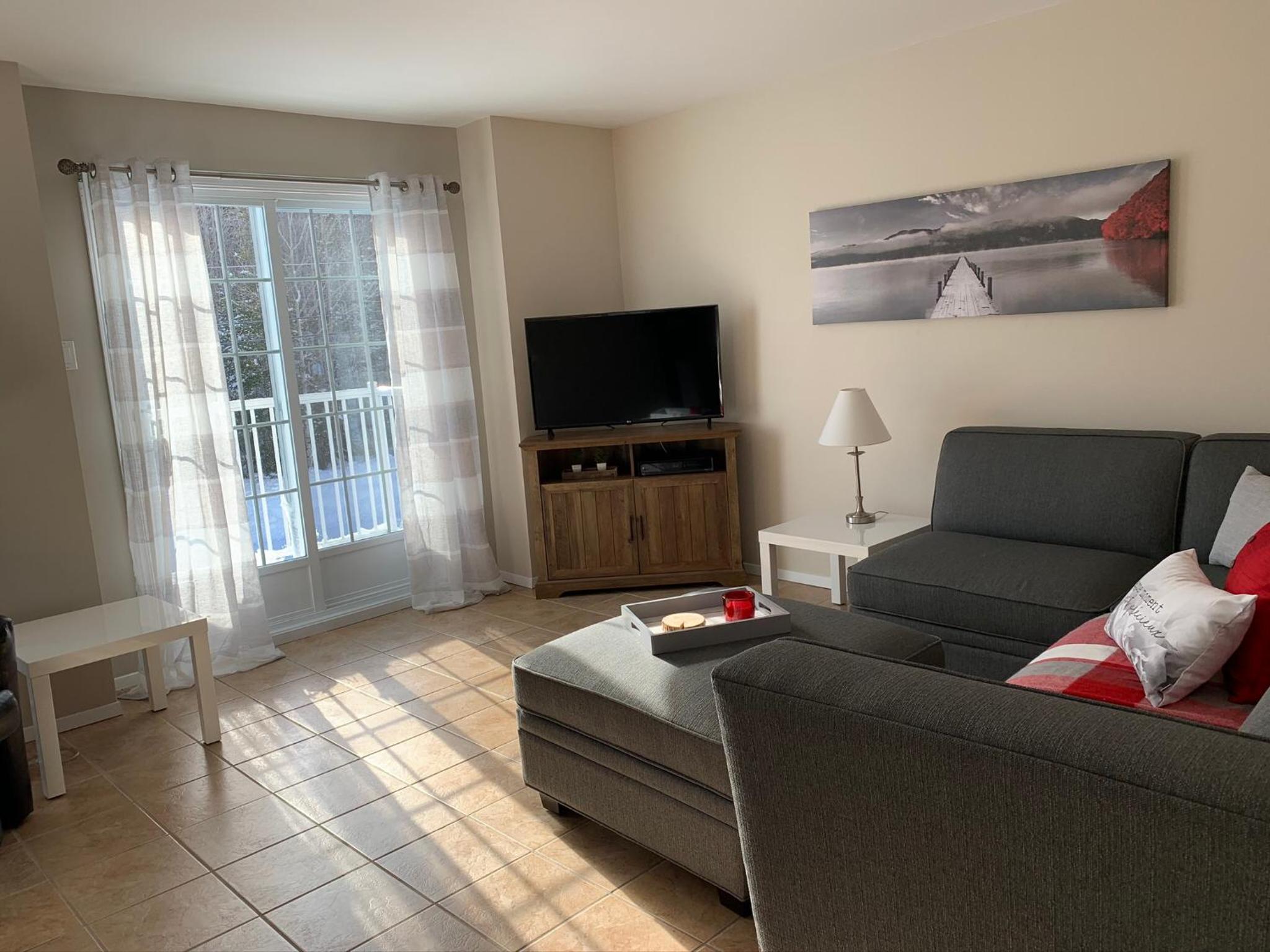 Apartment with Mountain View photo 3