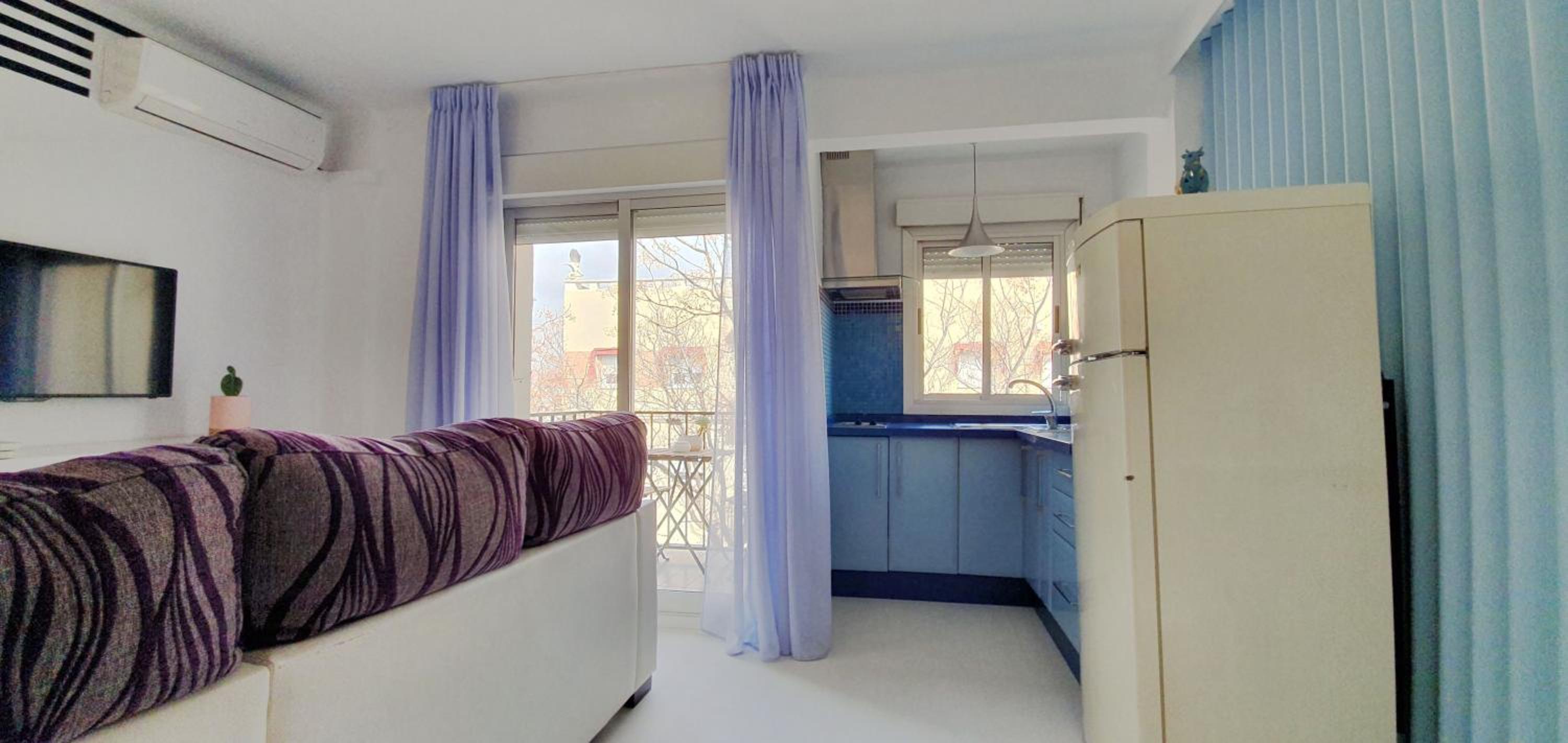 Apartamento con Balcón