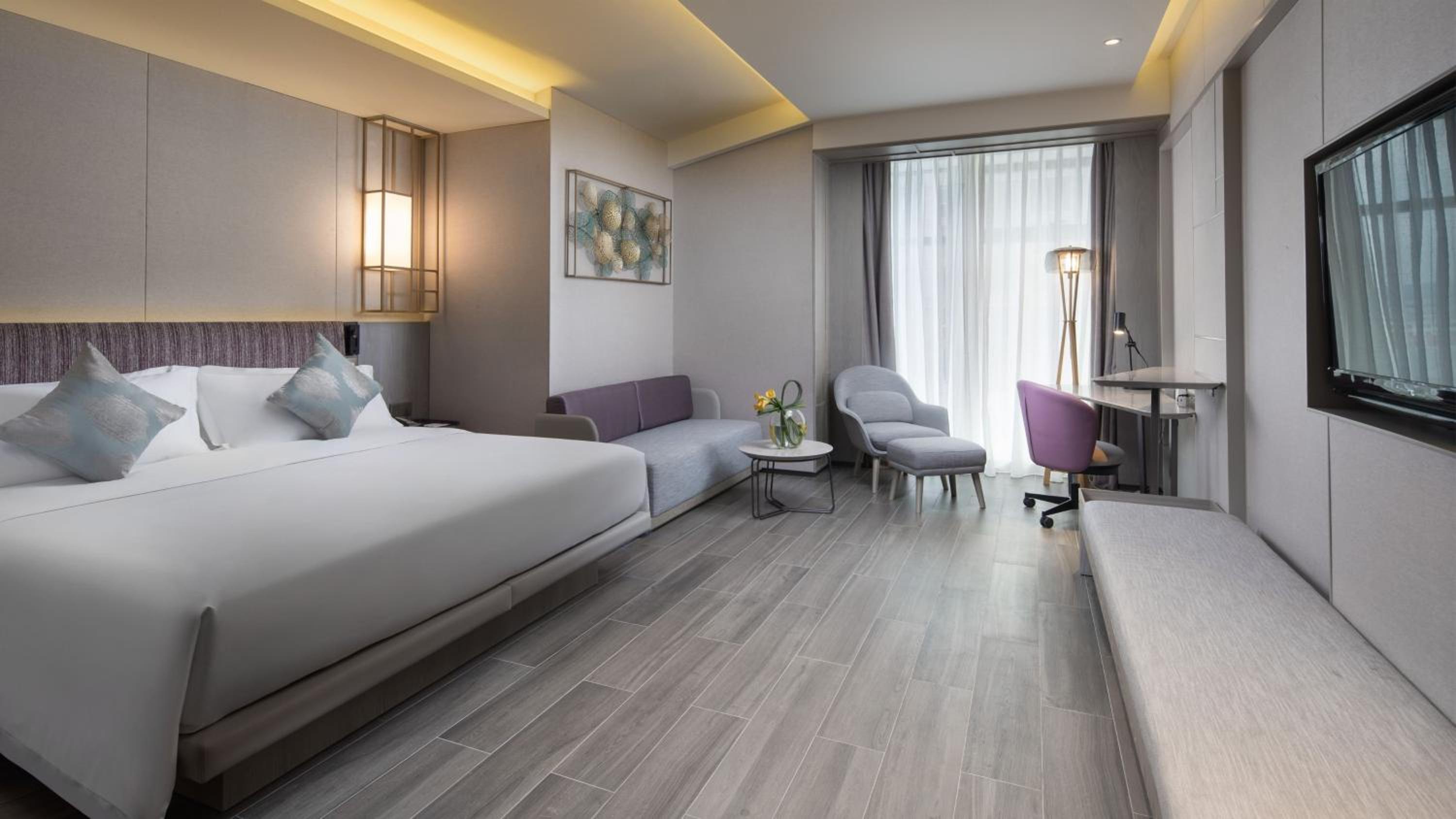 Premium King Room - Photo 2