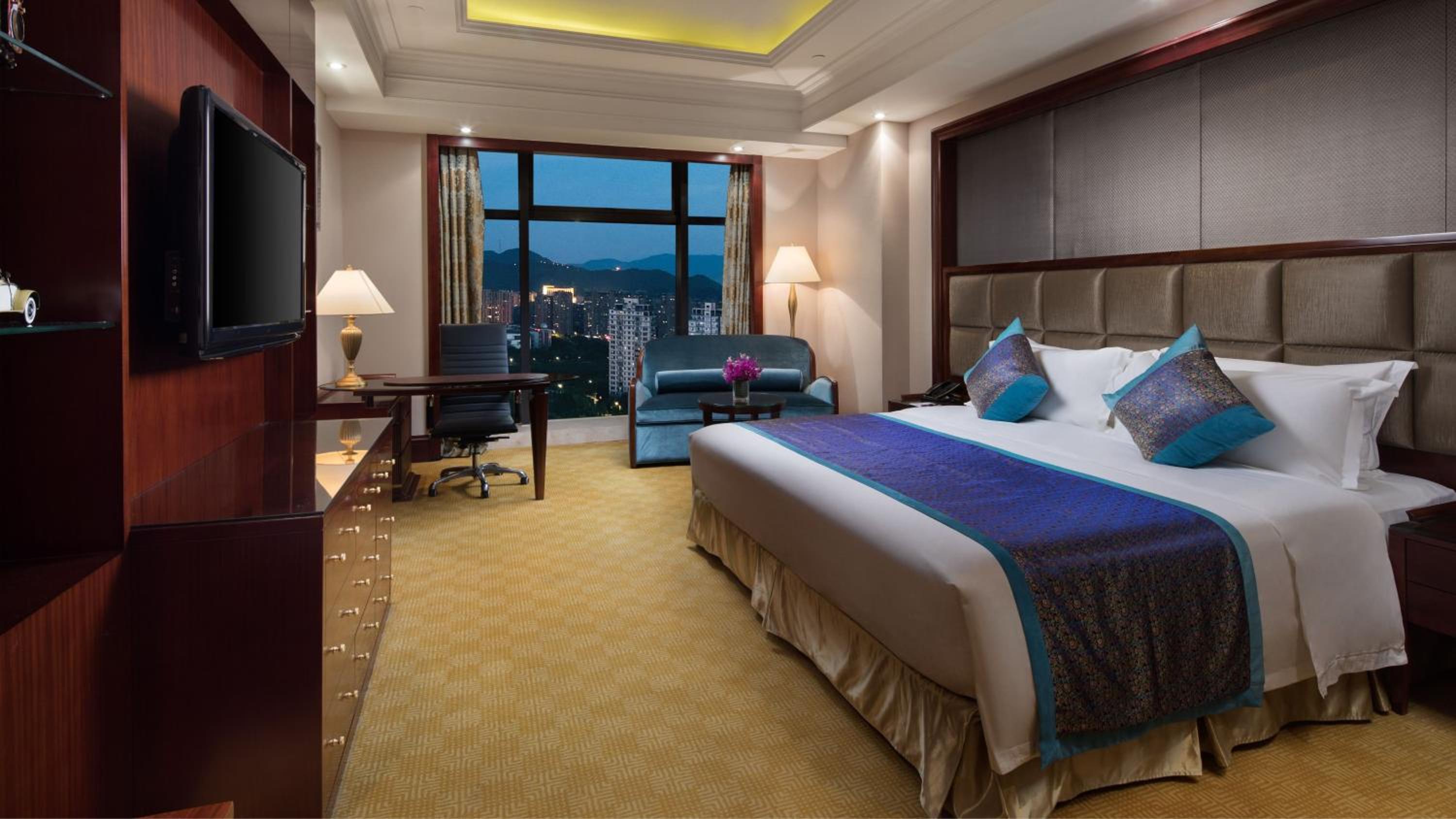 Executive Deluxe Double Room - Photo 1