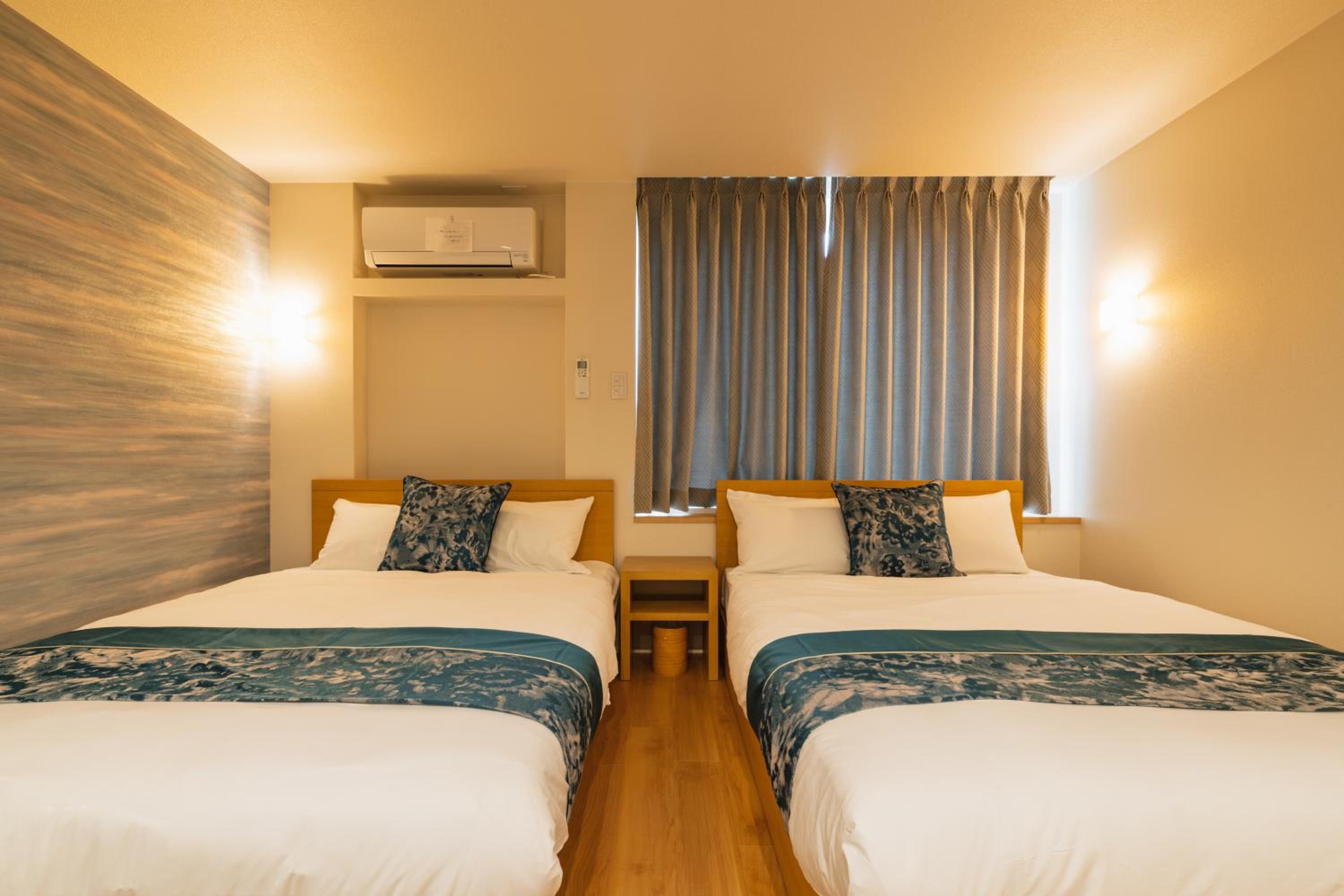 Standard Double Room with Two Double Beds - Photo 16