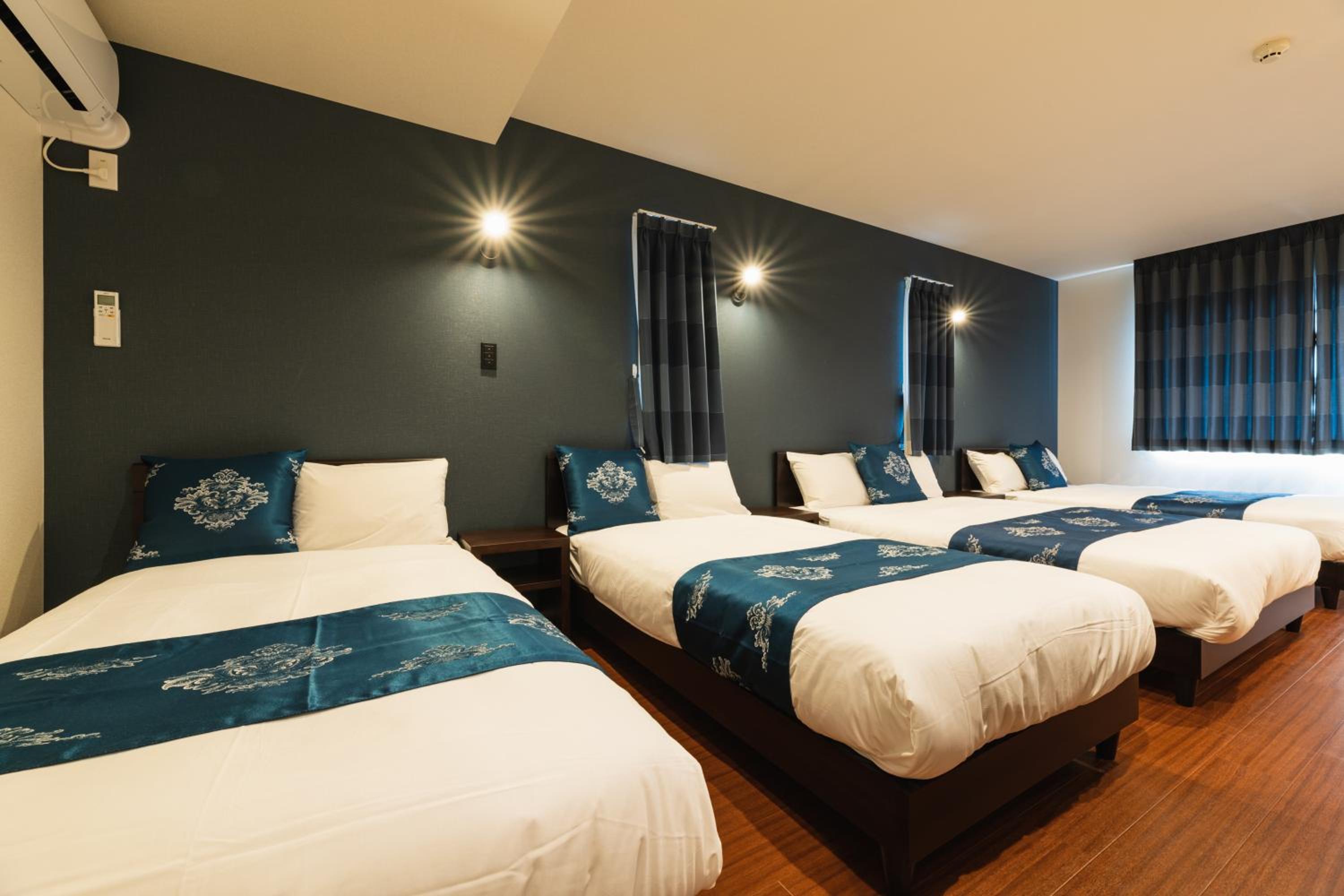 Deluxe Family Room - Photo 1