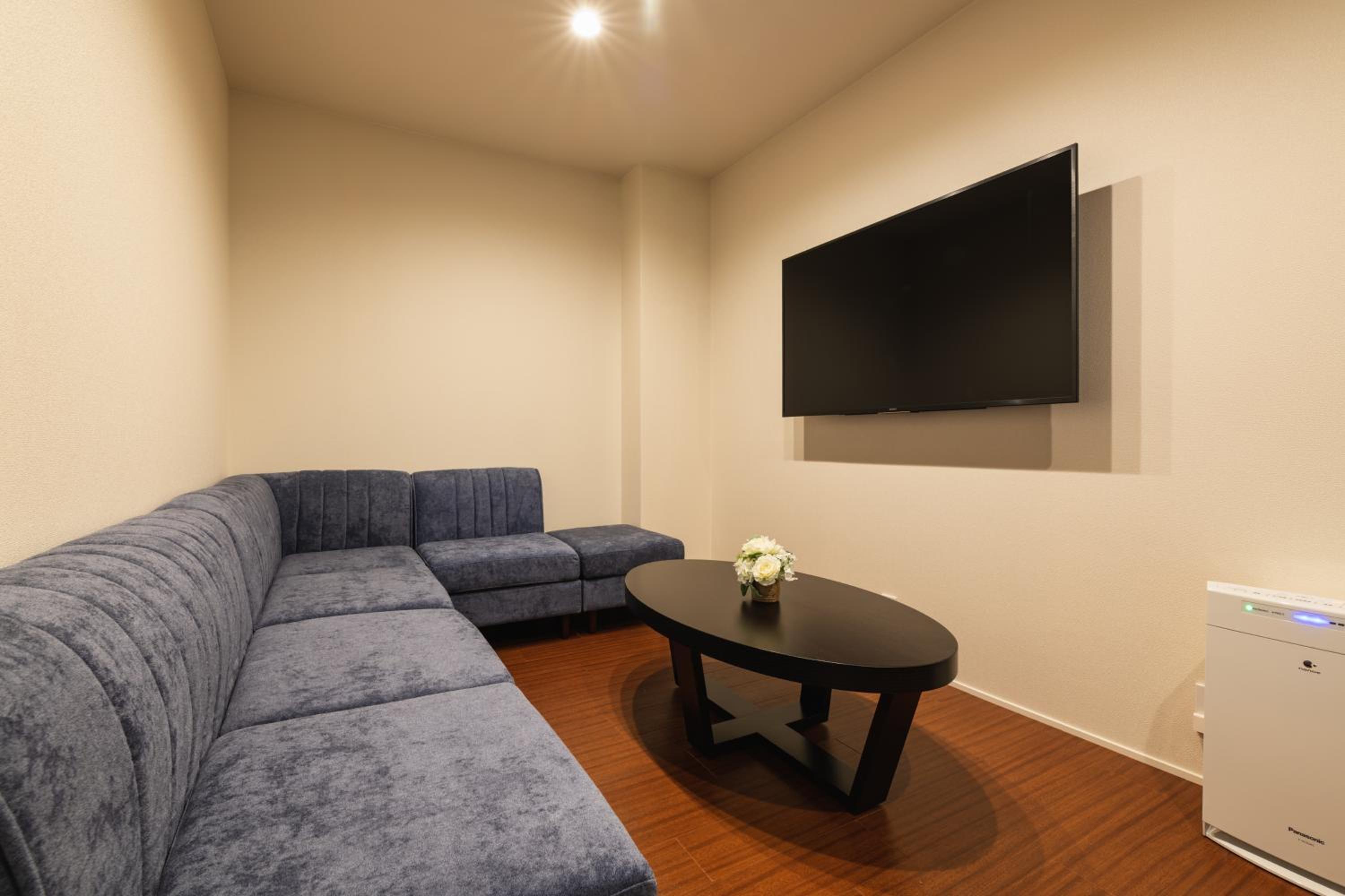 Deluxe Family Room - Photo 7