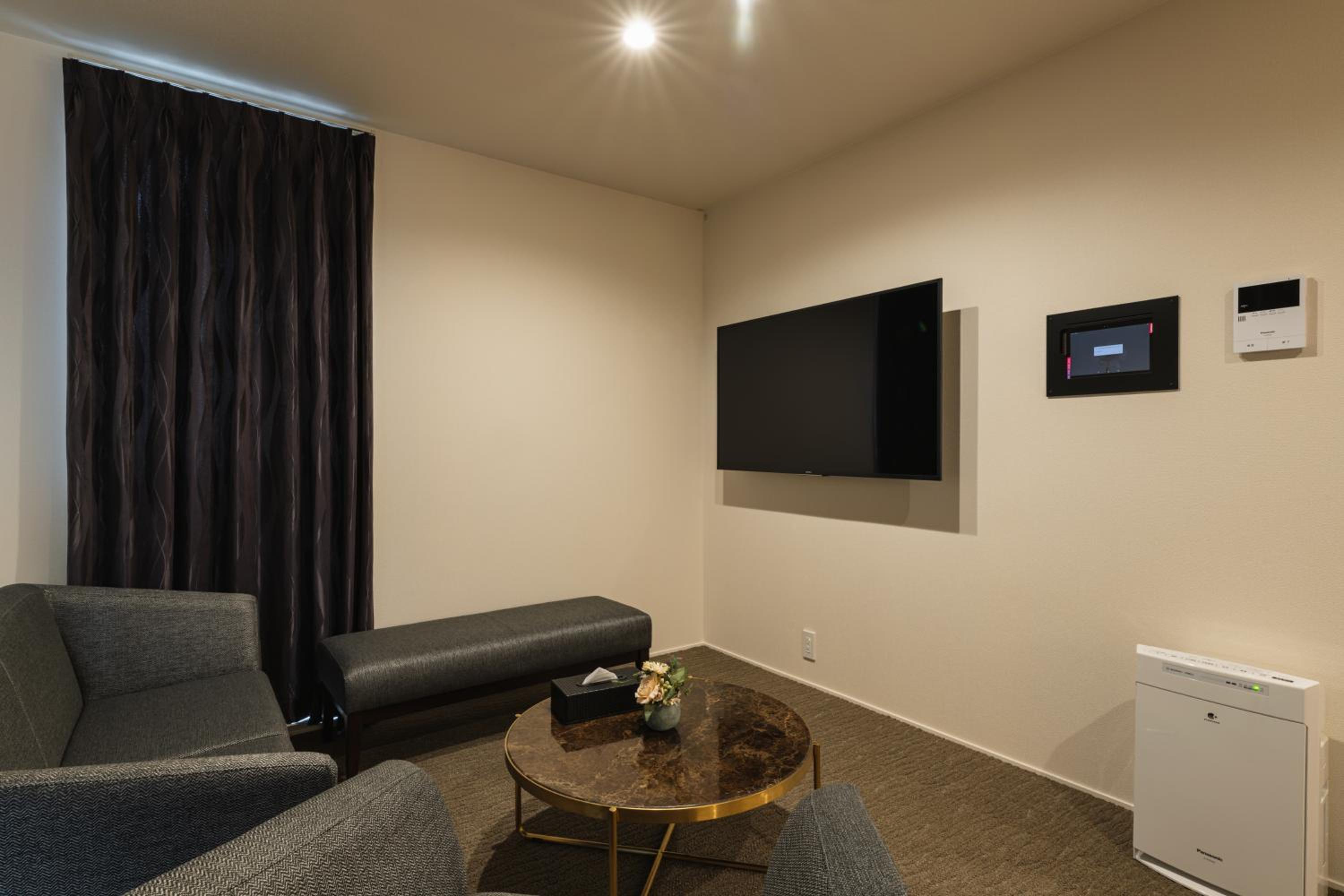 Superior Family Room - Photo 21