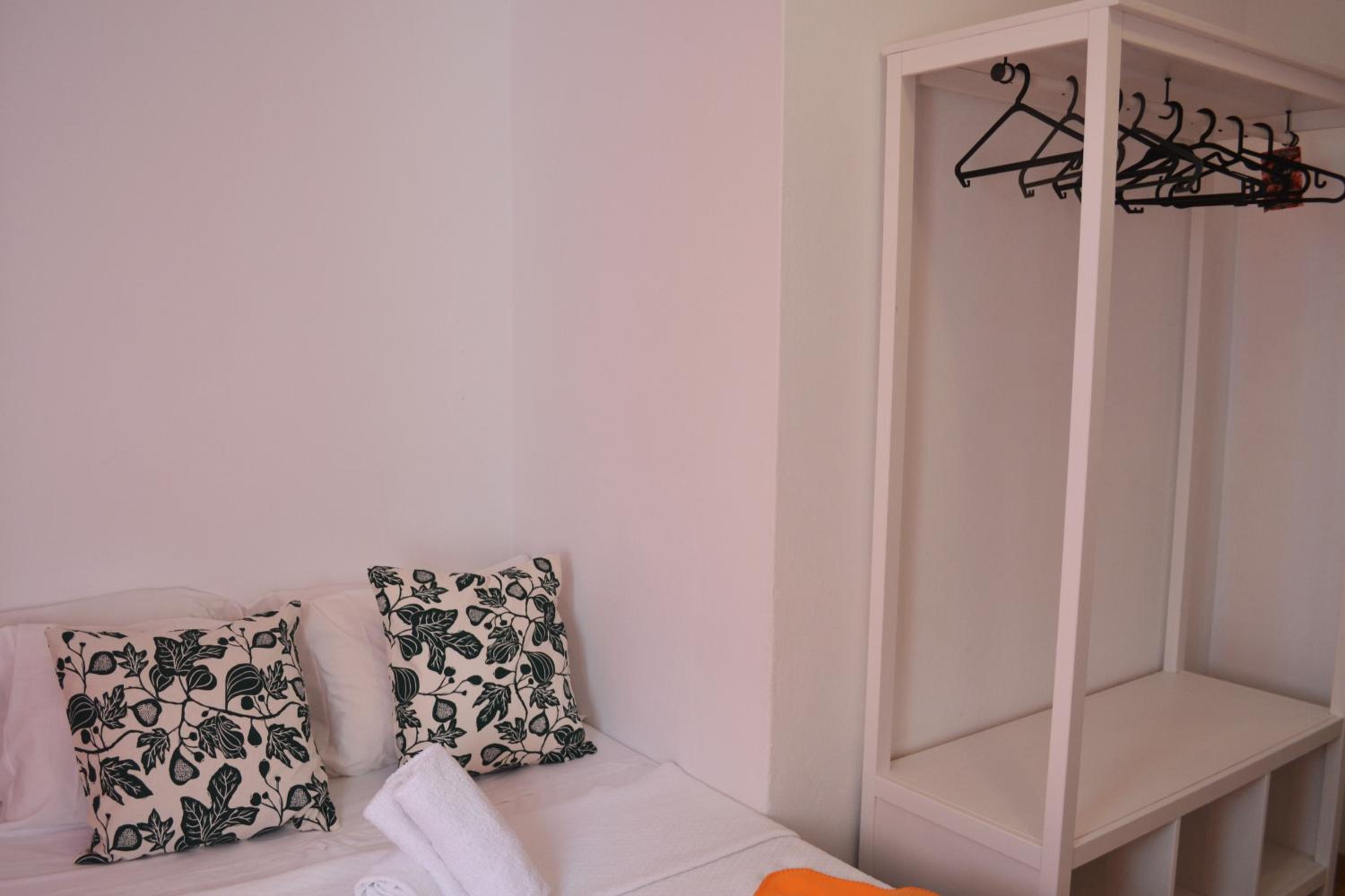 Double Room with Shared Bathroom photo 3