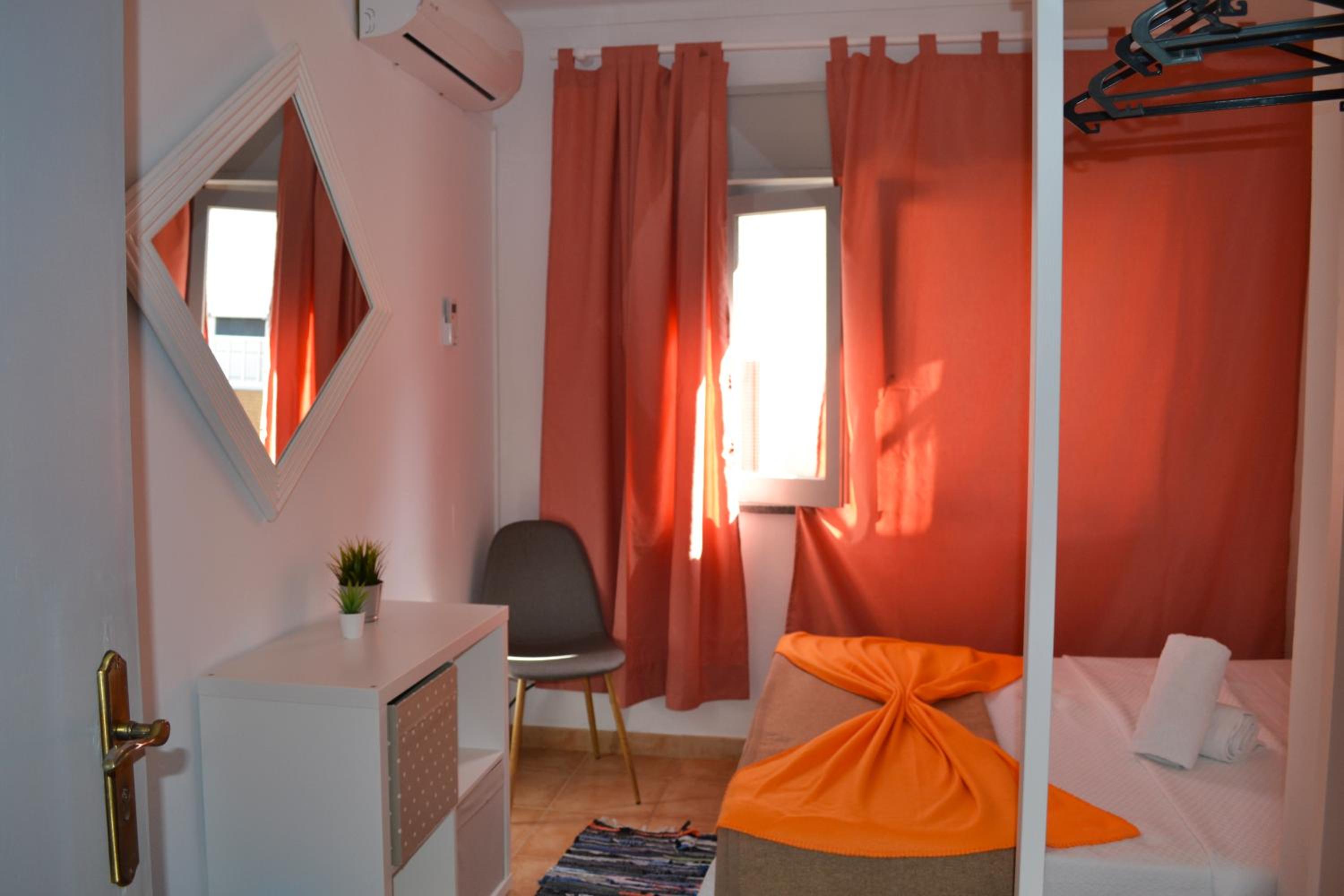 Double Room with Shared Bathroom photo 2
