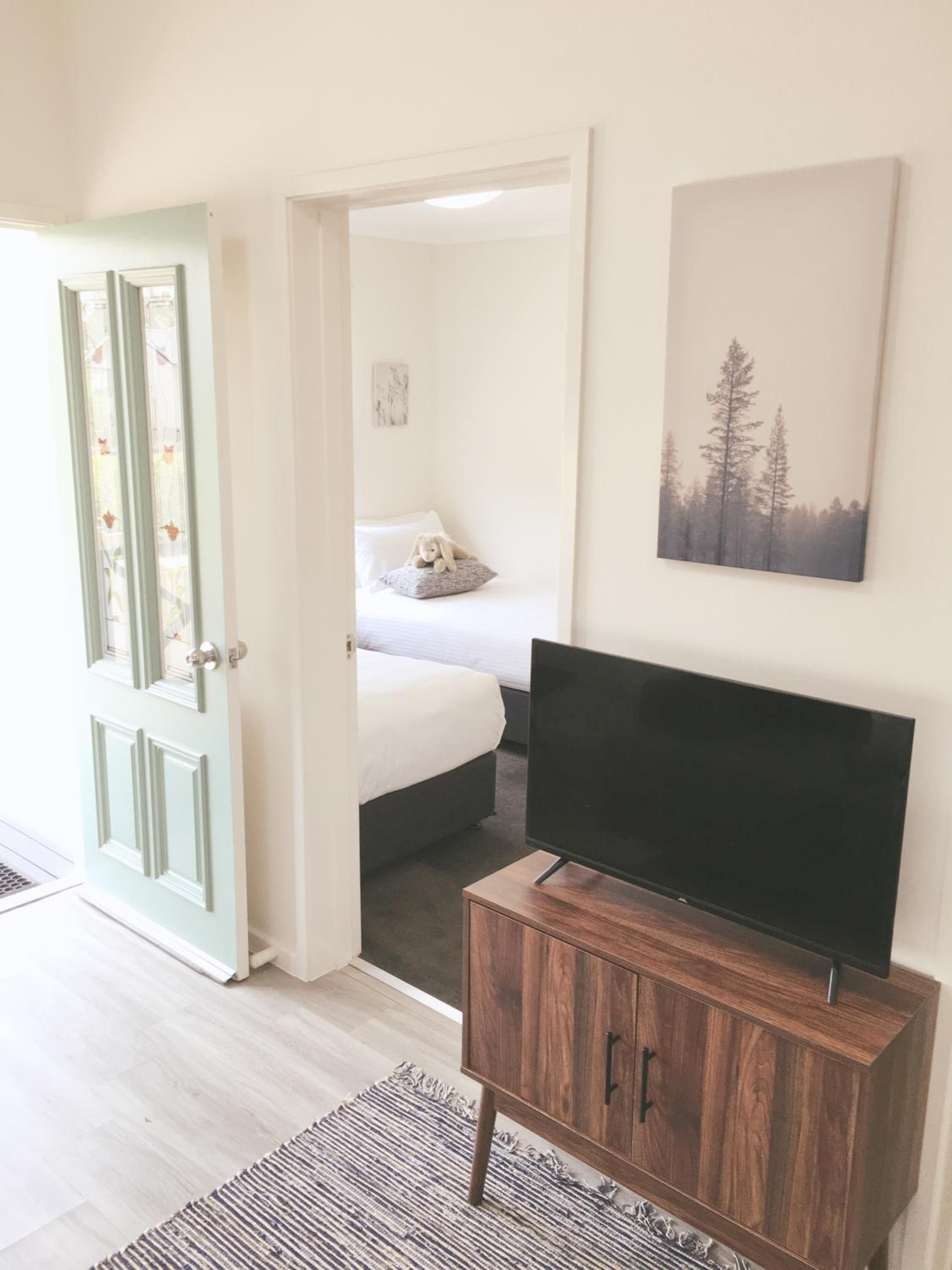Hometown Cabin (Sleeps 4) photo 1