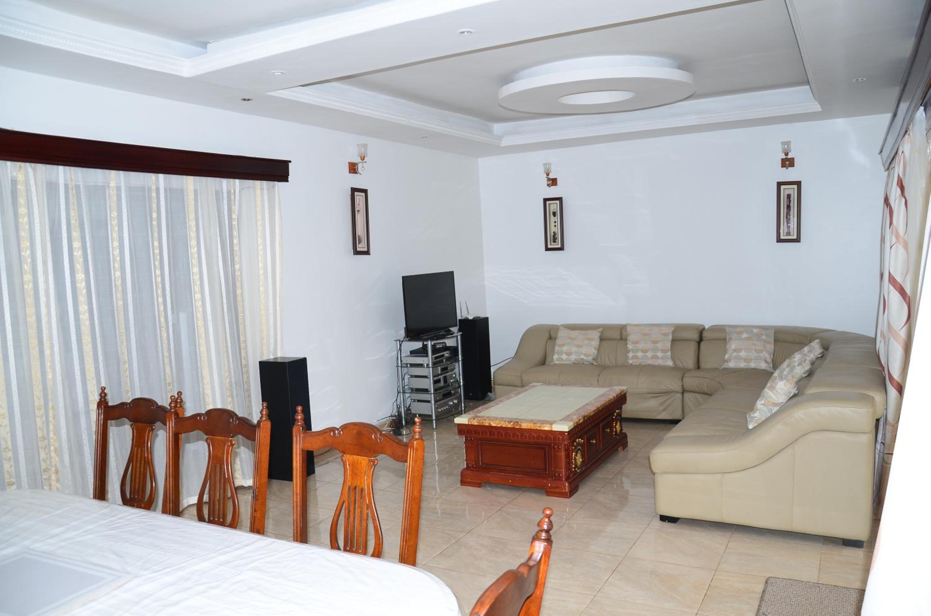 Two-Bedroom House photo 3