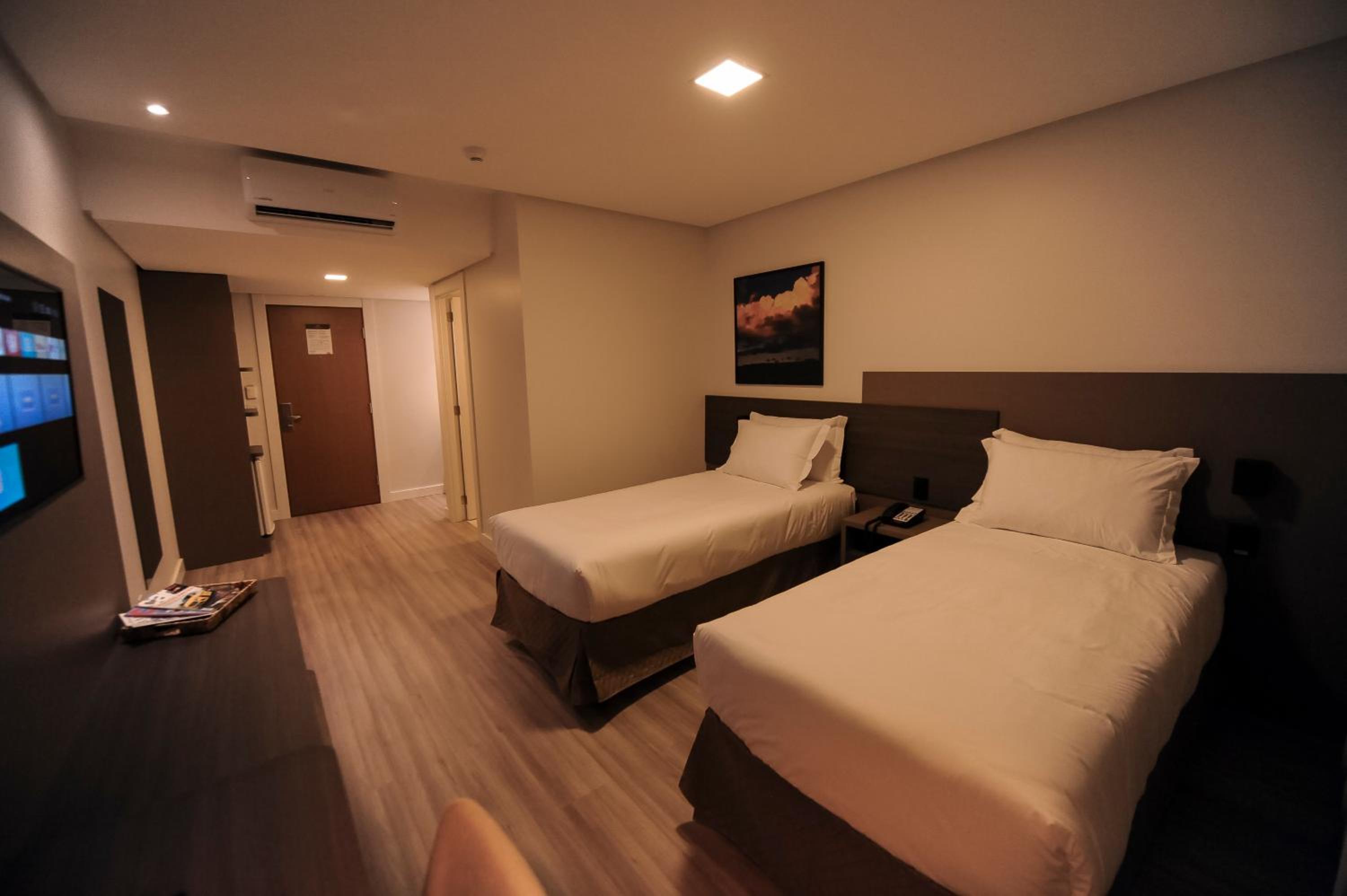Twin Room - Photo 3