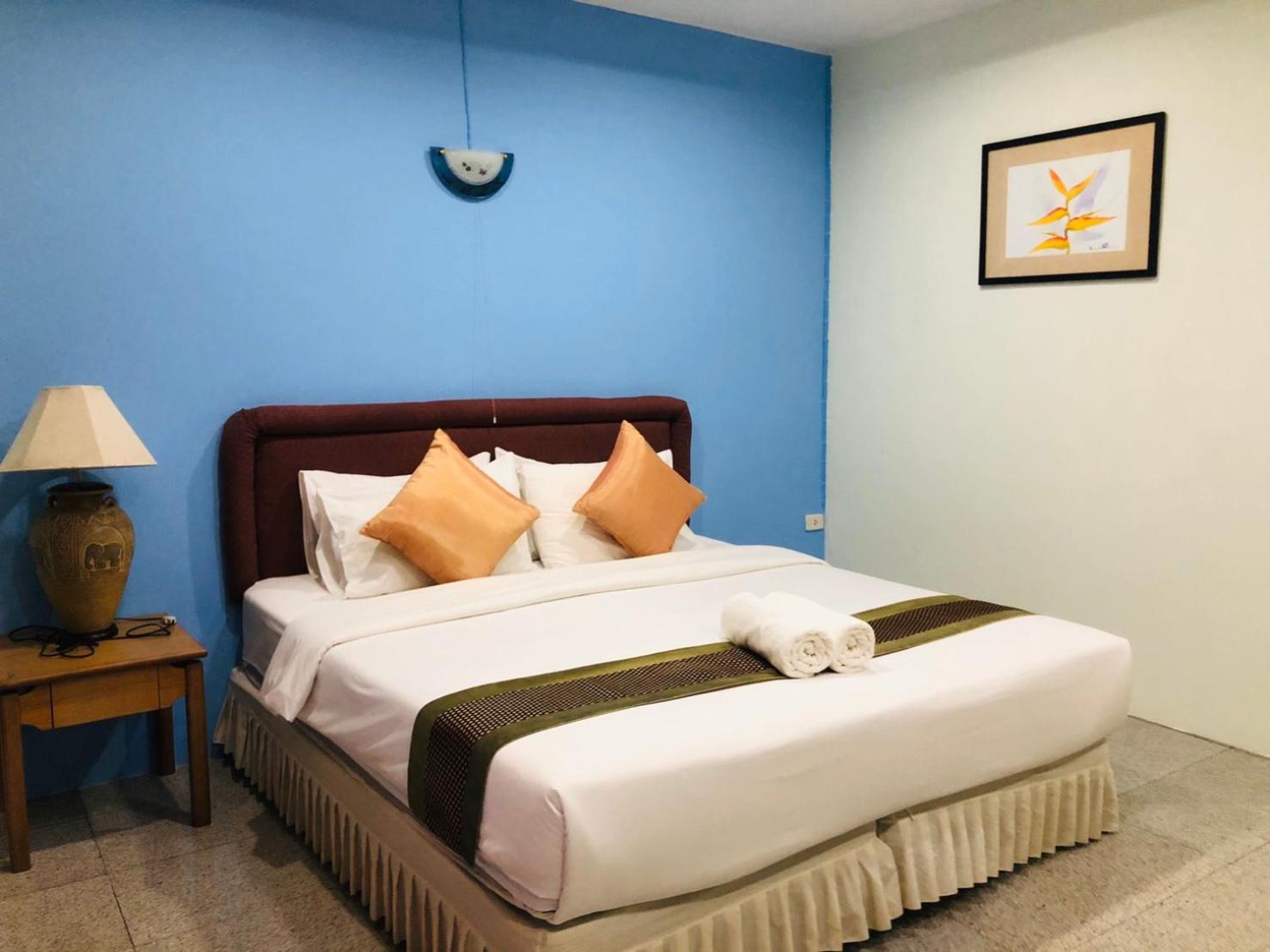 Single Room with Bathroom photo 1