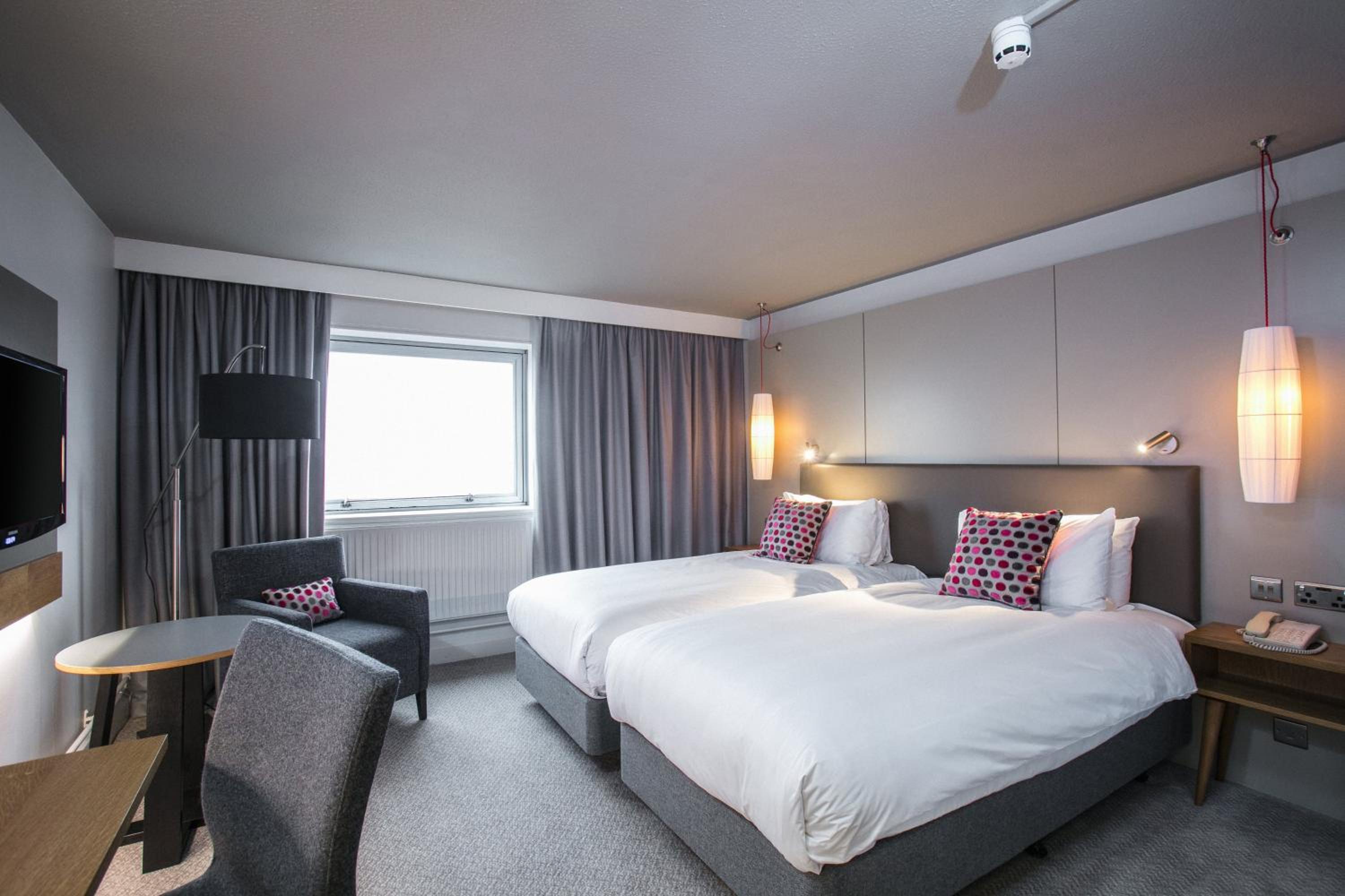 Premium Twin Room - Photo 11