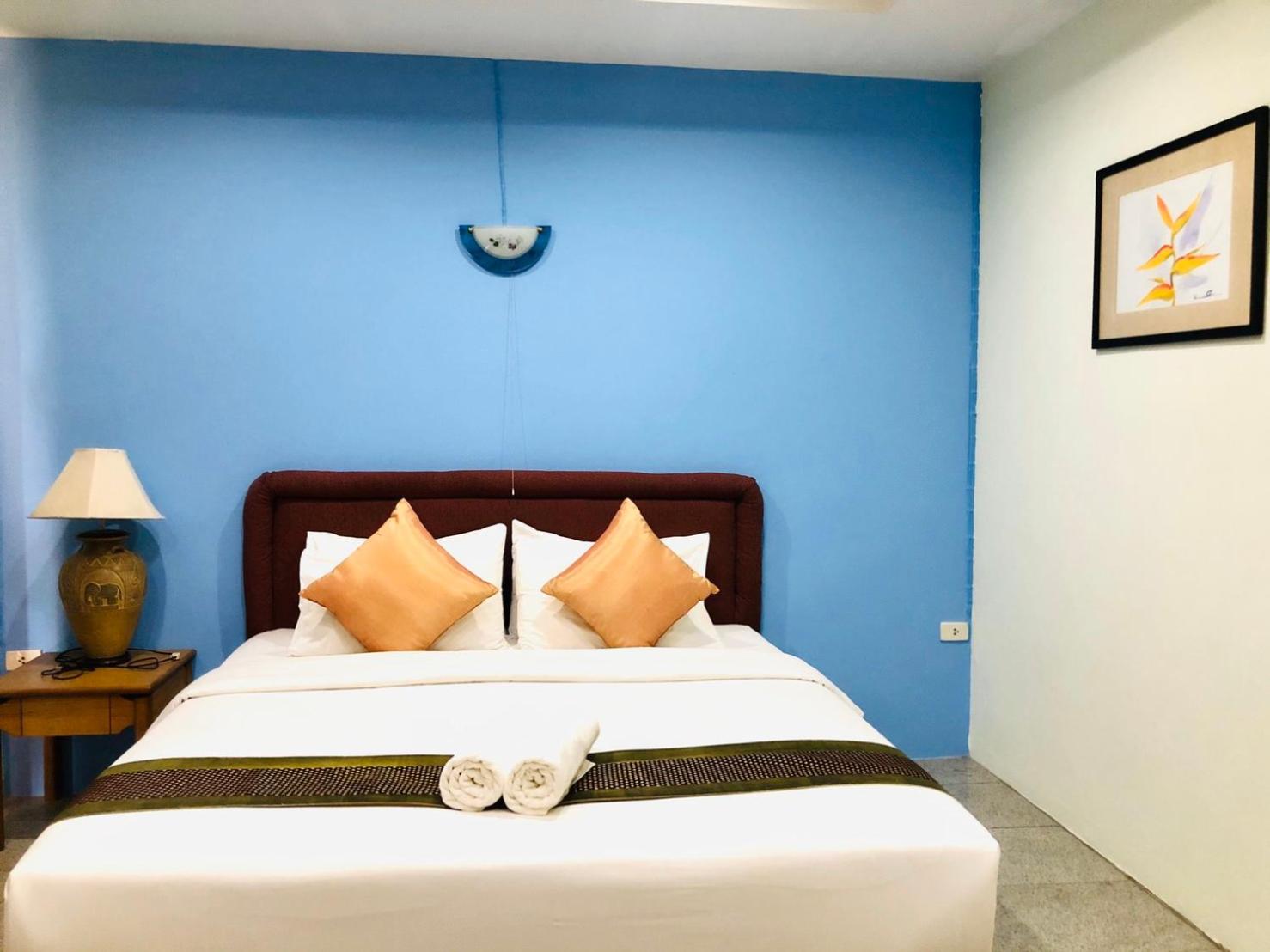 Single Room with Bathroom photo 2