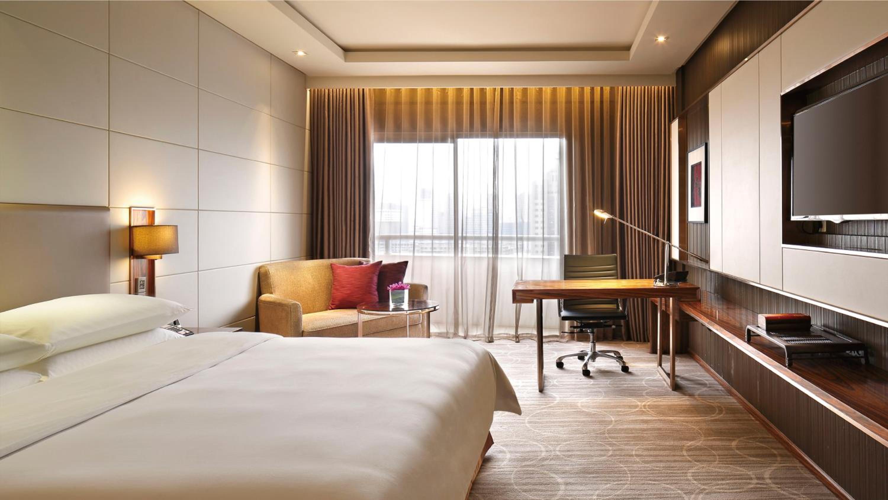 Premium King Room - Lounge Access photo 2