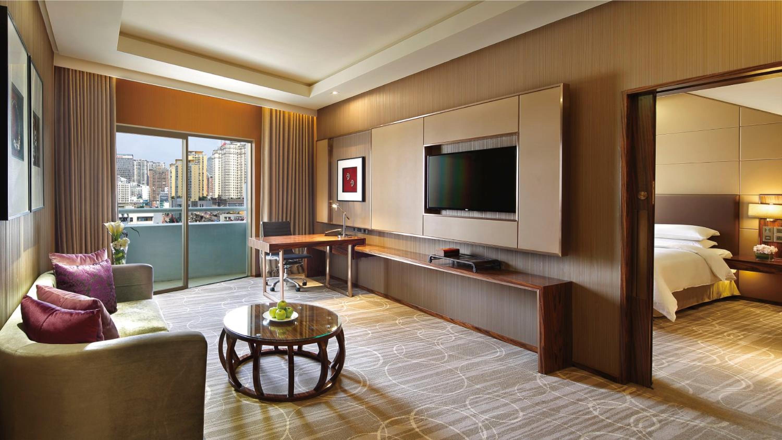 One-Bedroom Suite Lounge Access photo 3