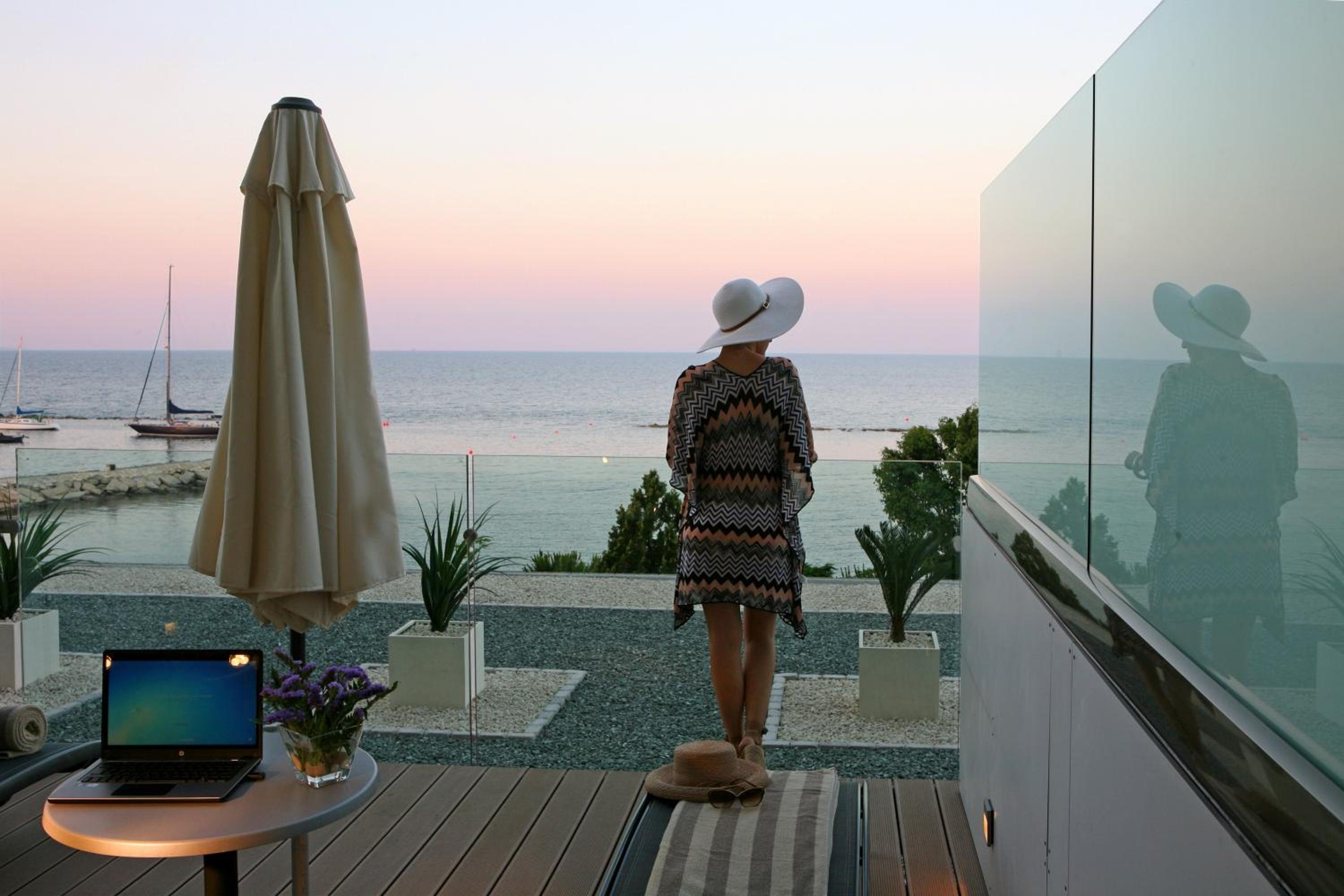 Superior Room with Terrace and Sea View photo 2