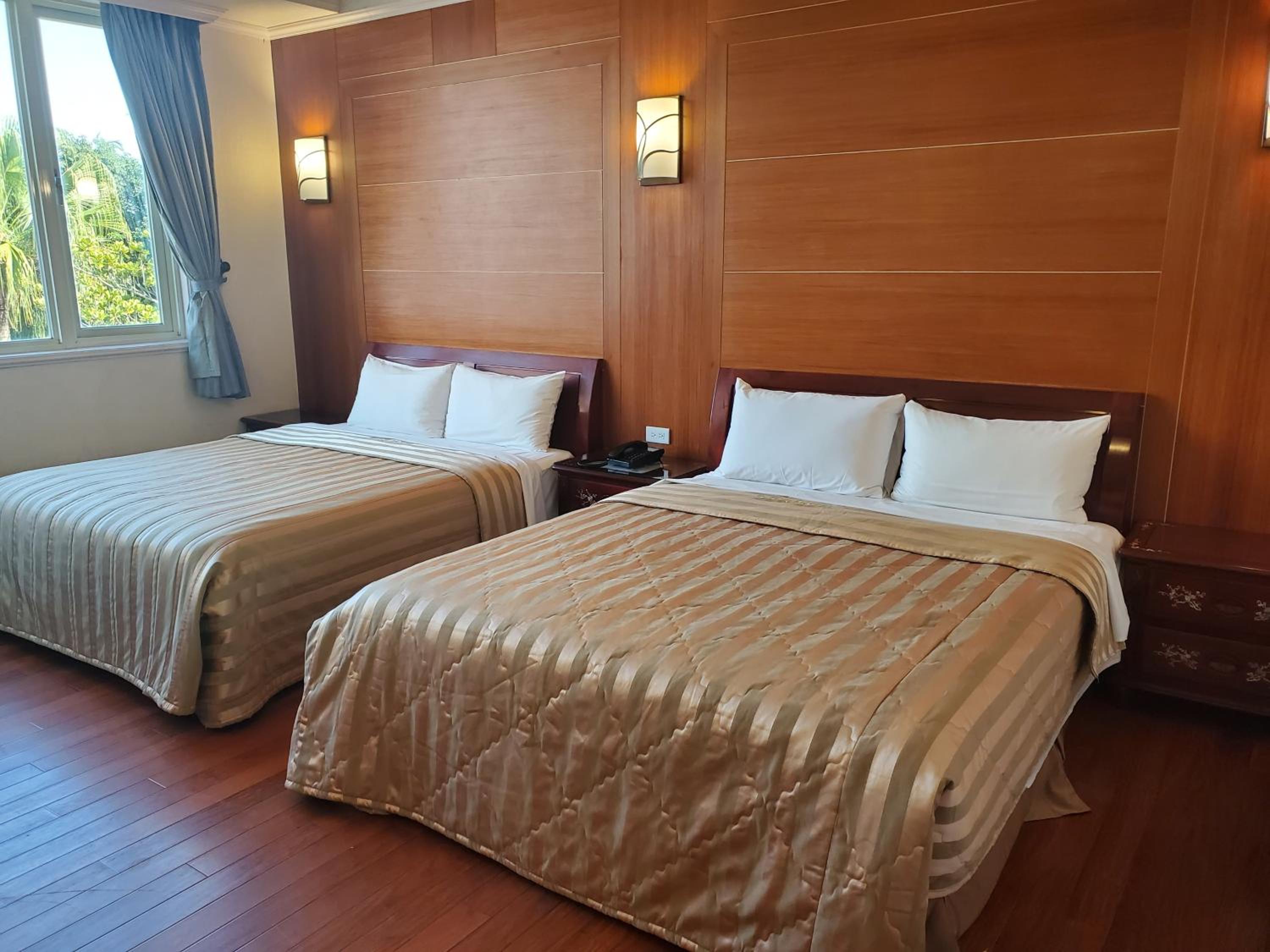 Quadruple Room with Bath photo 1