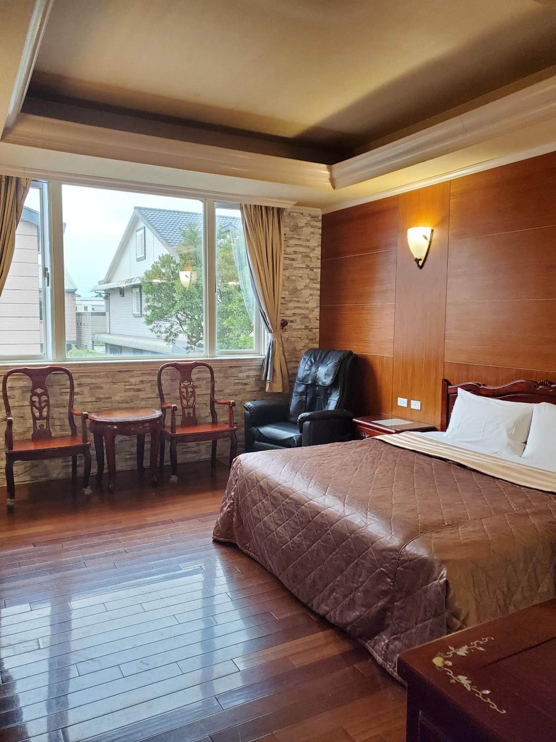 Queen Room with Spa Bath photo 2