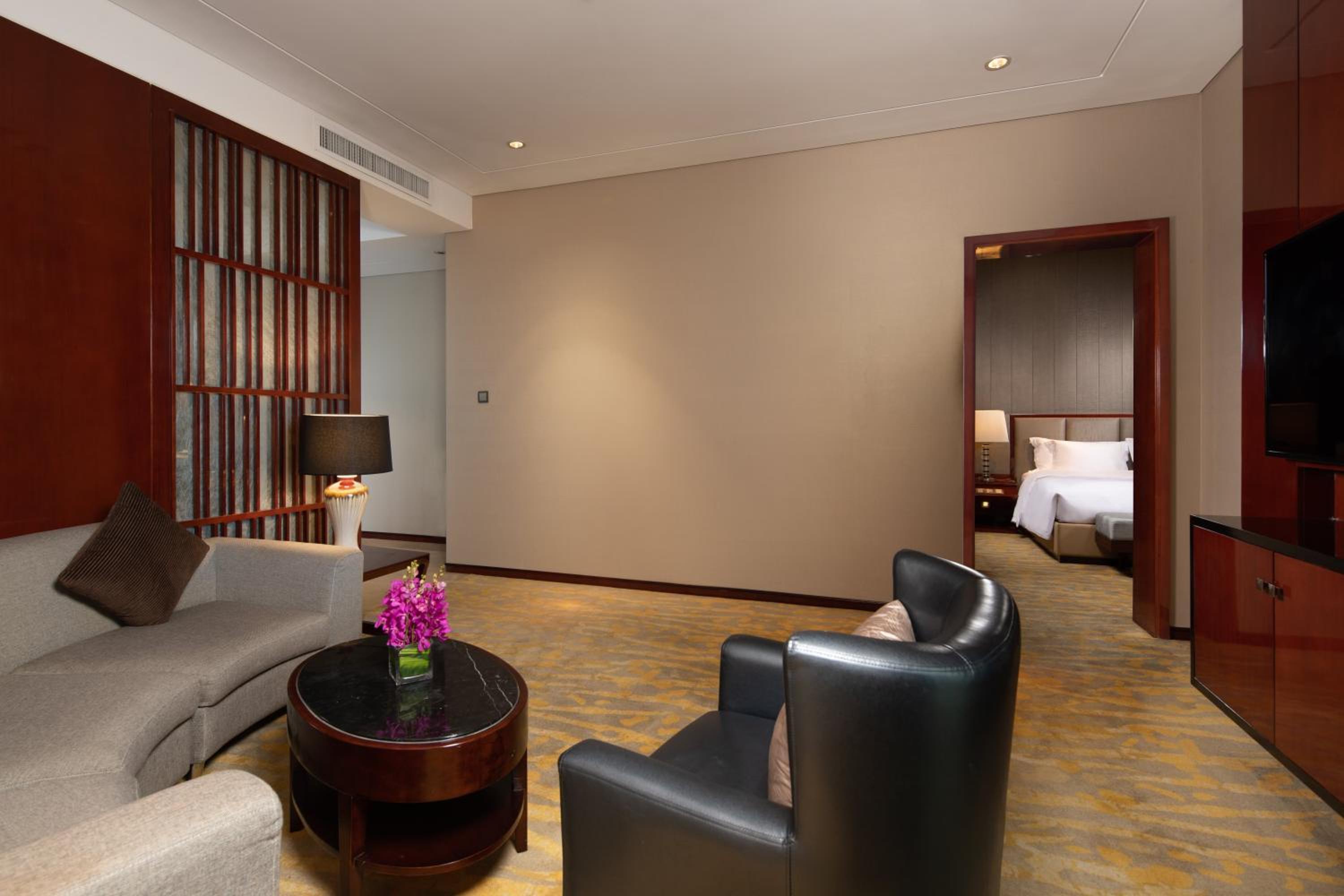 Junior King Suite With Lounge Access photo 2