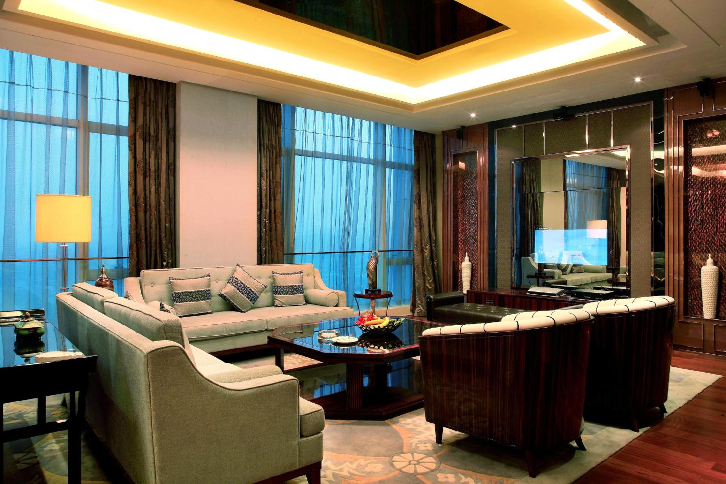 Two Bedrooms Suite With Three Beds - Non-Smoking photo 1