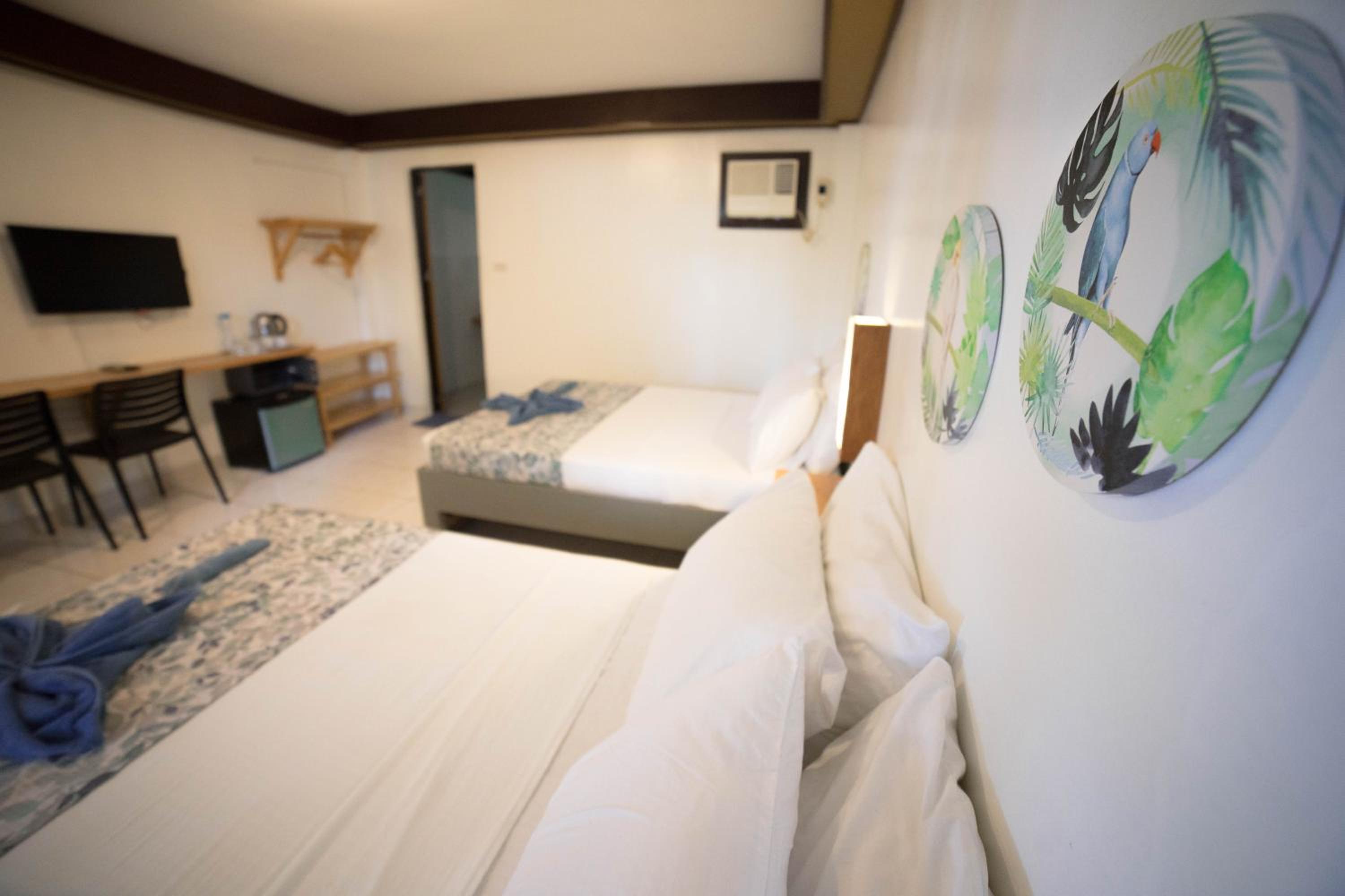 Deluxe Twin Room with Sea View - Photo 24