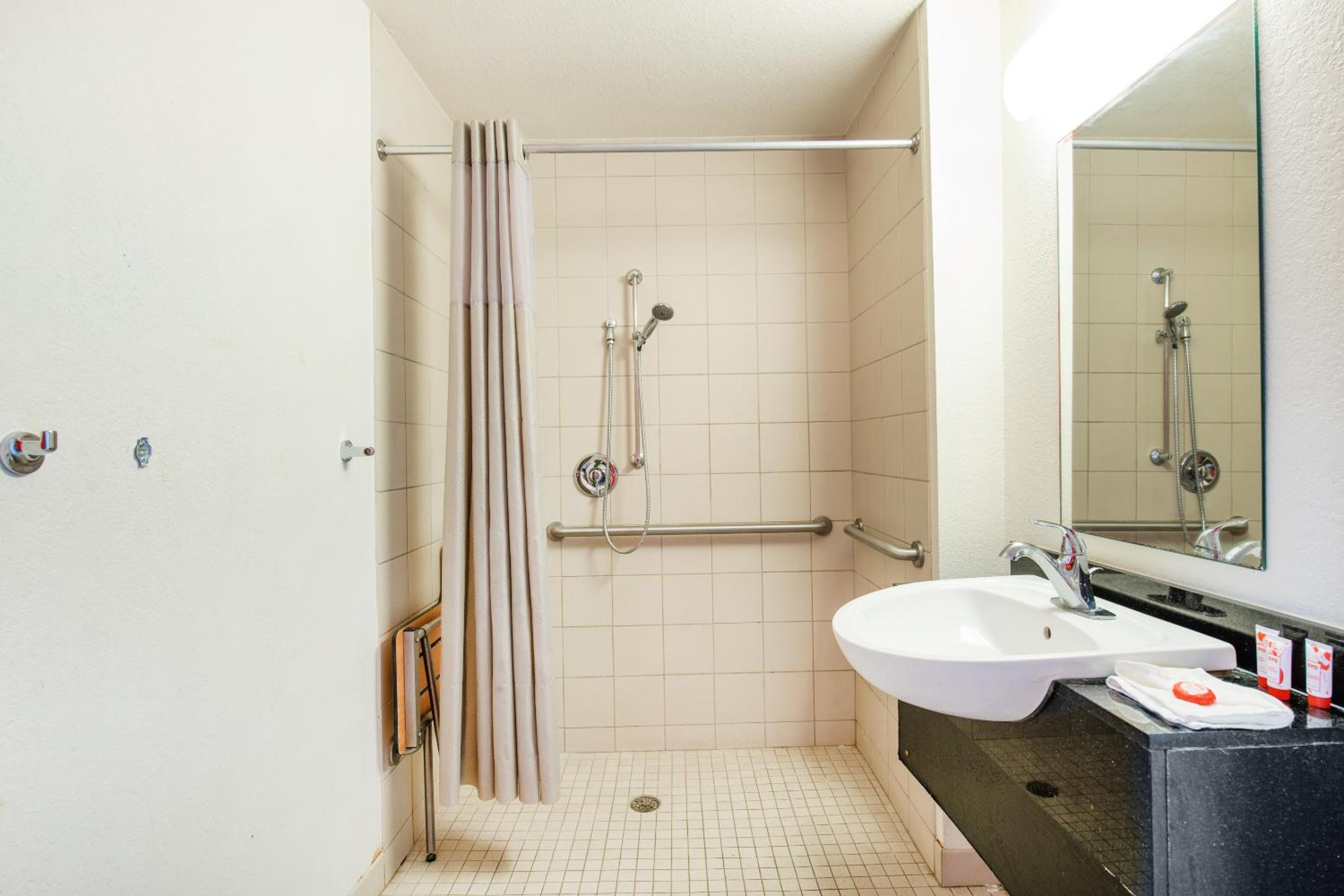 Deluxe Queen Room photo 3