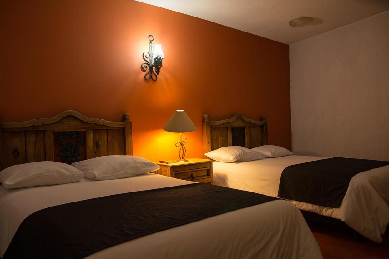 Double Room with Two Double Beds - Photo 5