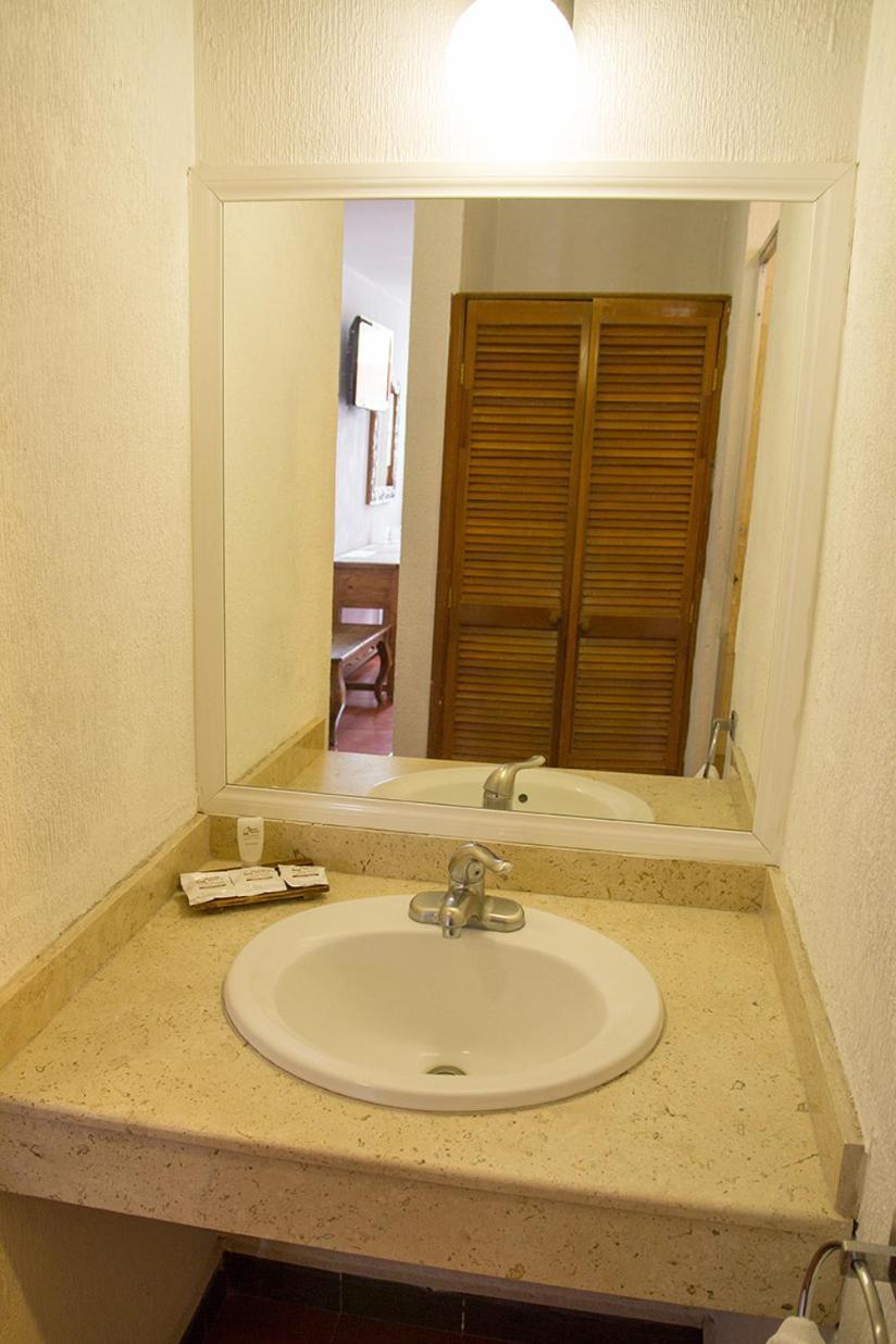 Double Room with Two Double Beds - Photo 3