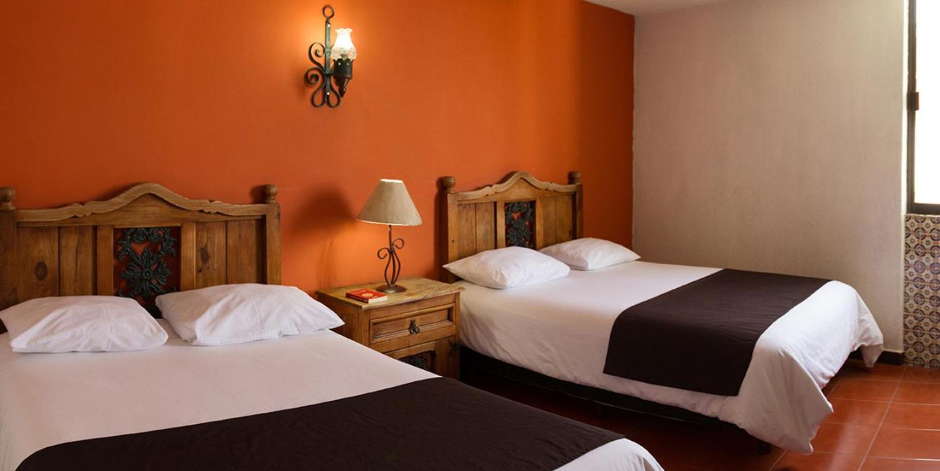 Double Room with Two Double Beds - Photo 2