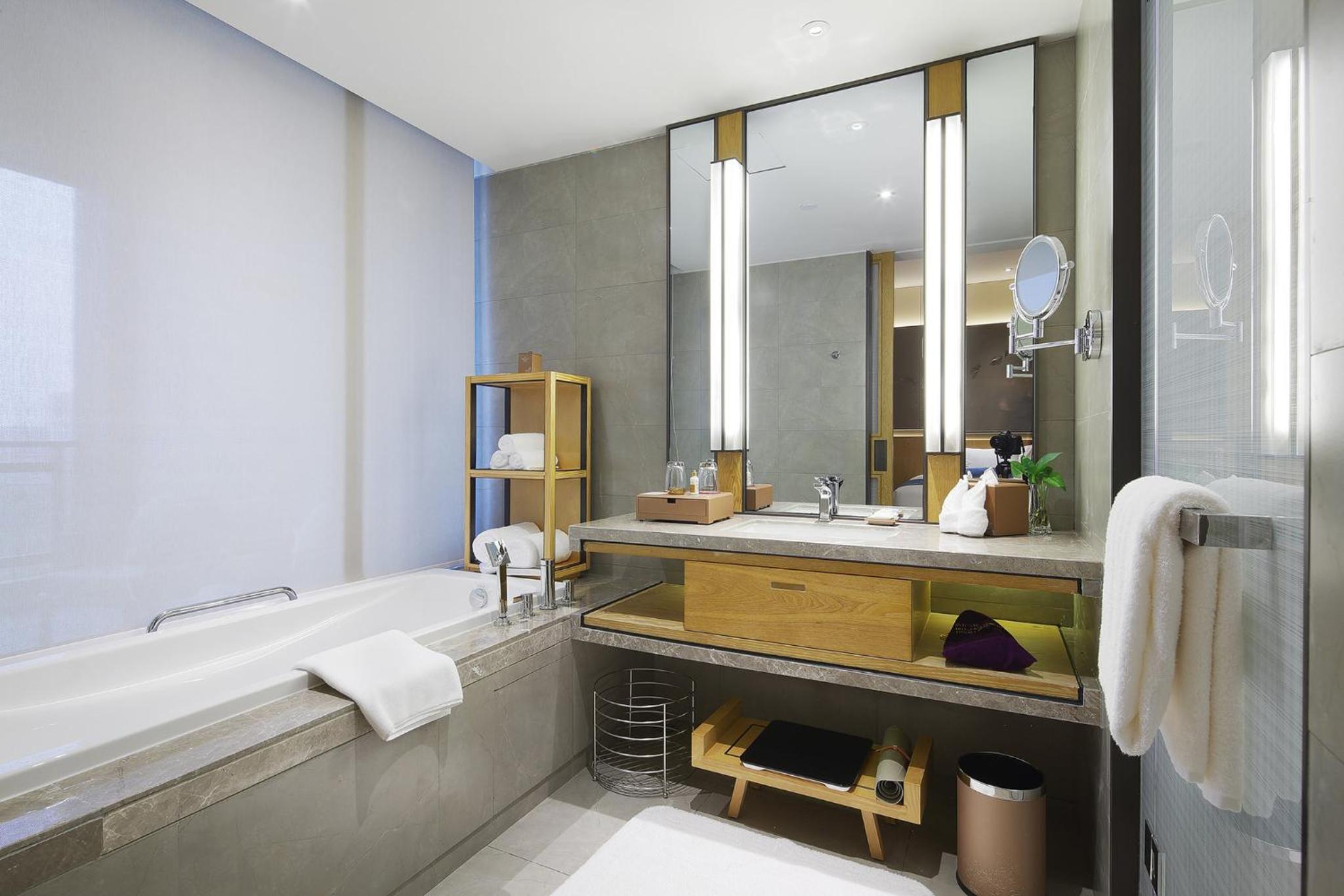 Premium Twin Room with Lounge Access photo 3