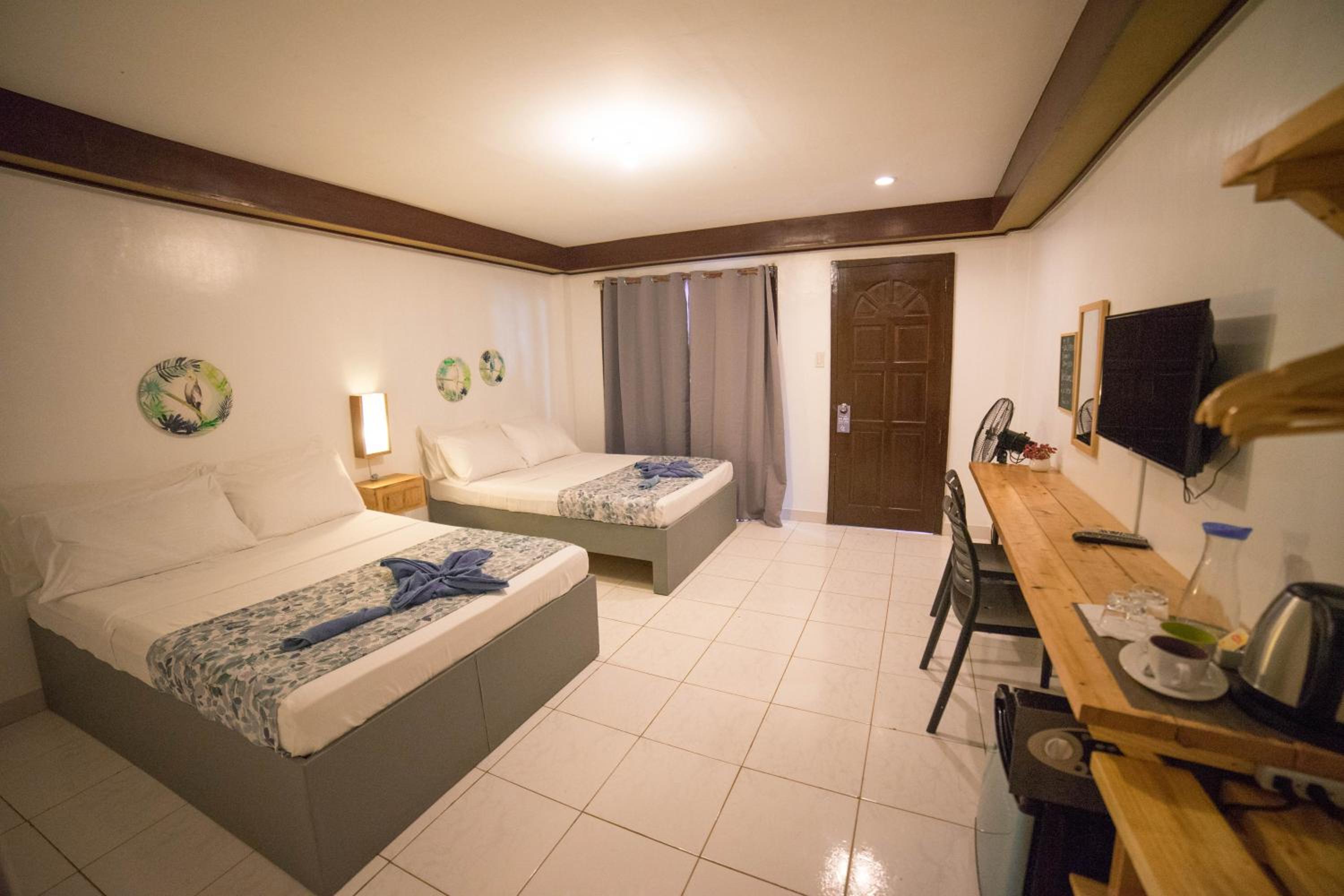 Deluxe Twin Room with Sea View - Photo 17