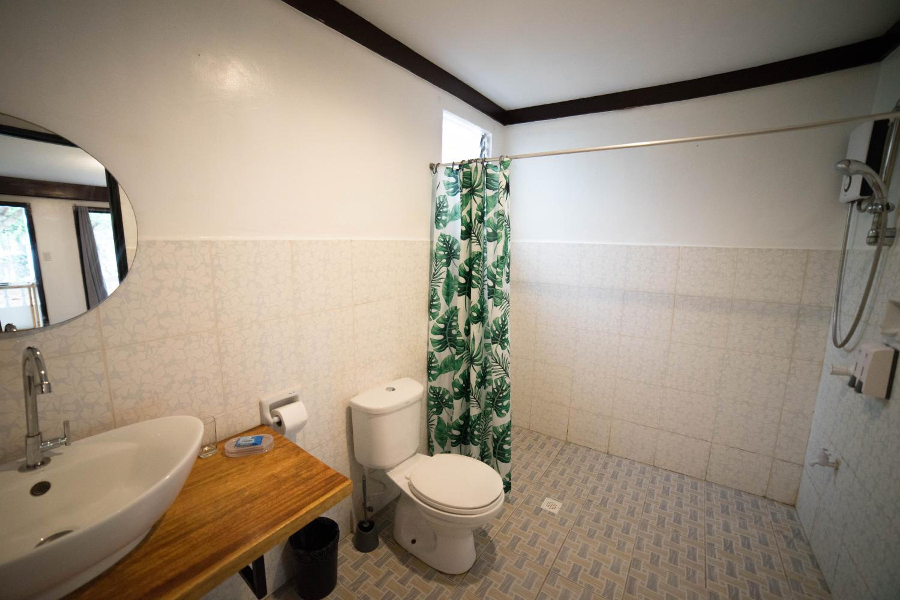 Deluxe Twin Room with Sea View - Photo 16