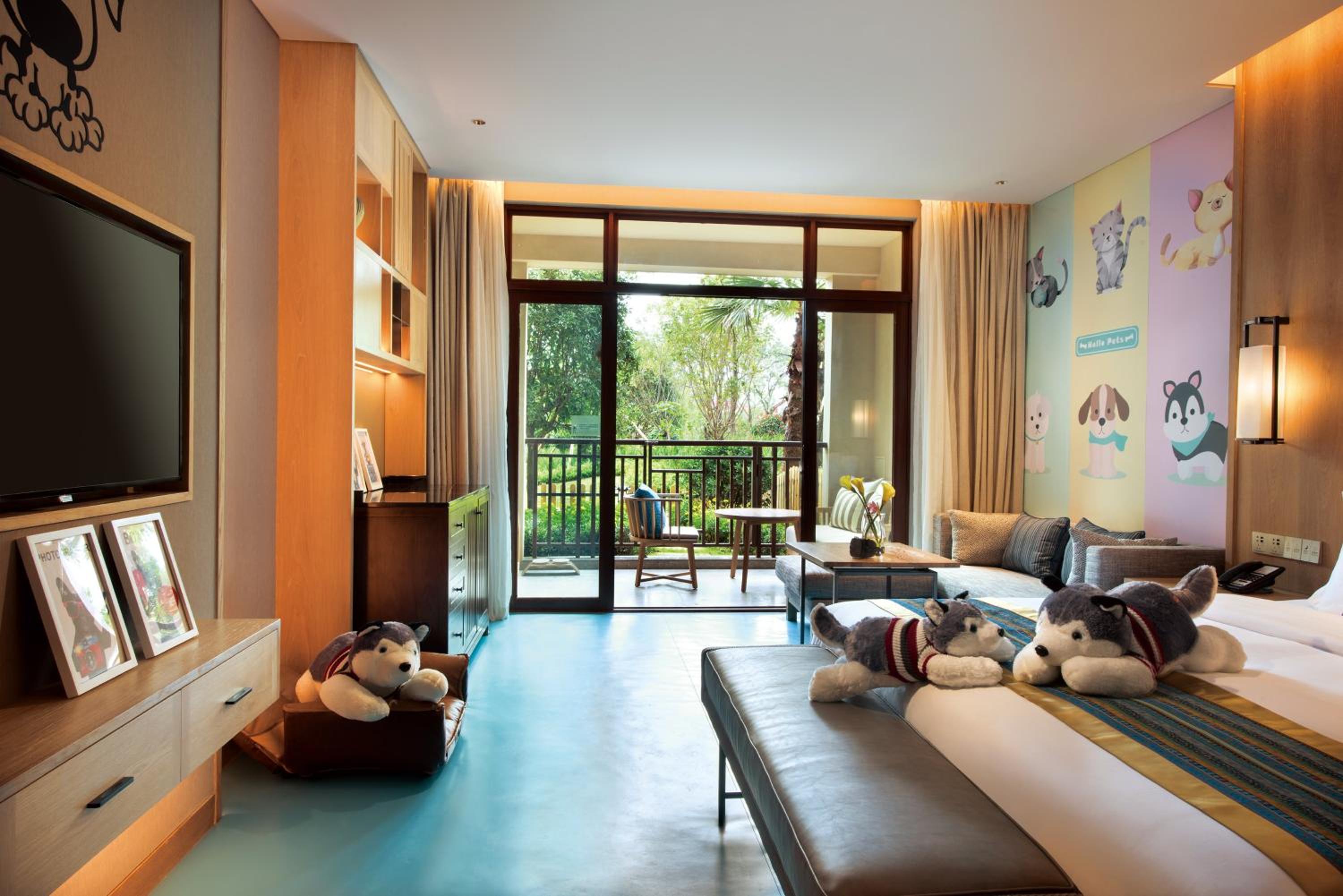 Standard King Room with Lounge Access - Pet Friendly