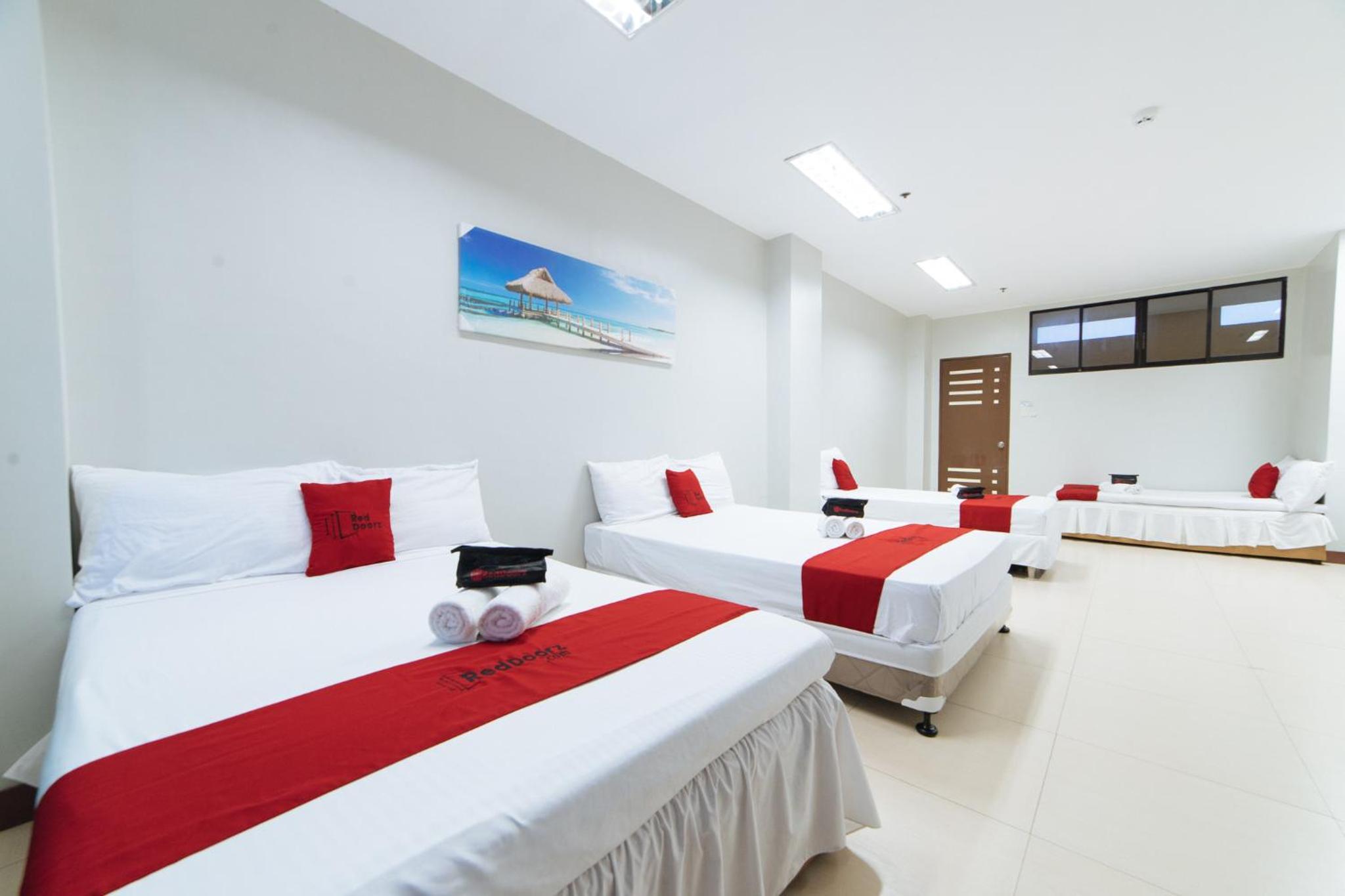 Deluxe Family Room - Photo 2