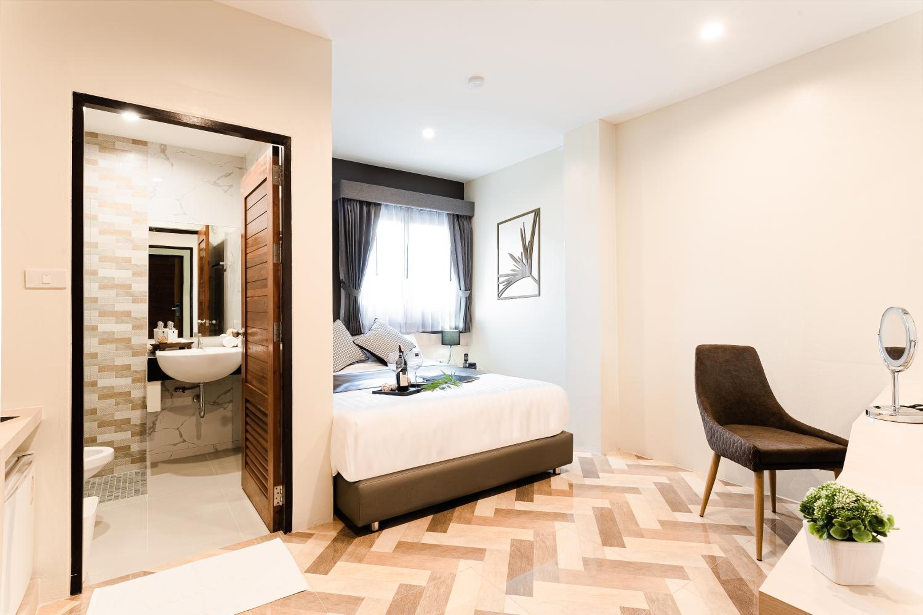Standard Queen Room - Photo 1