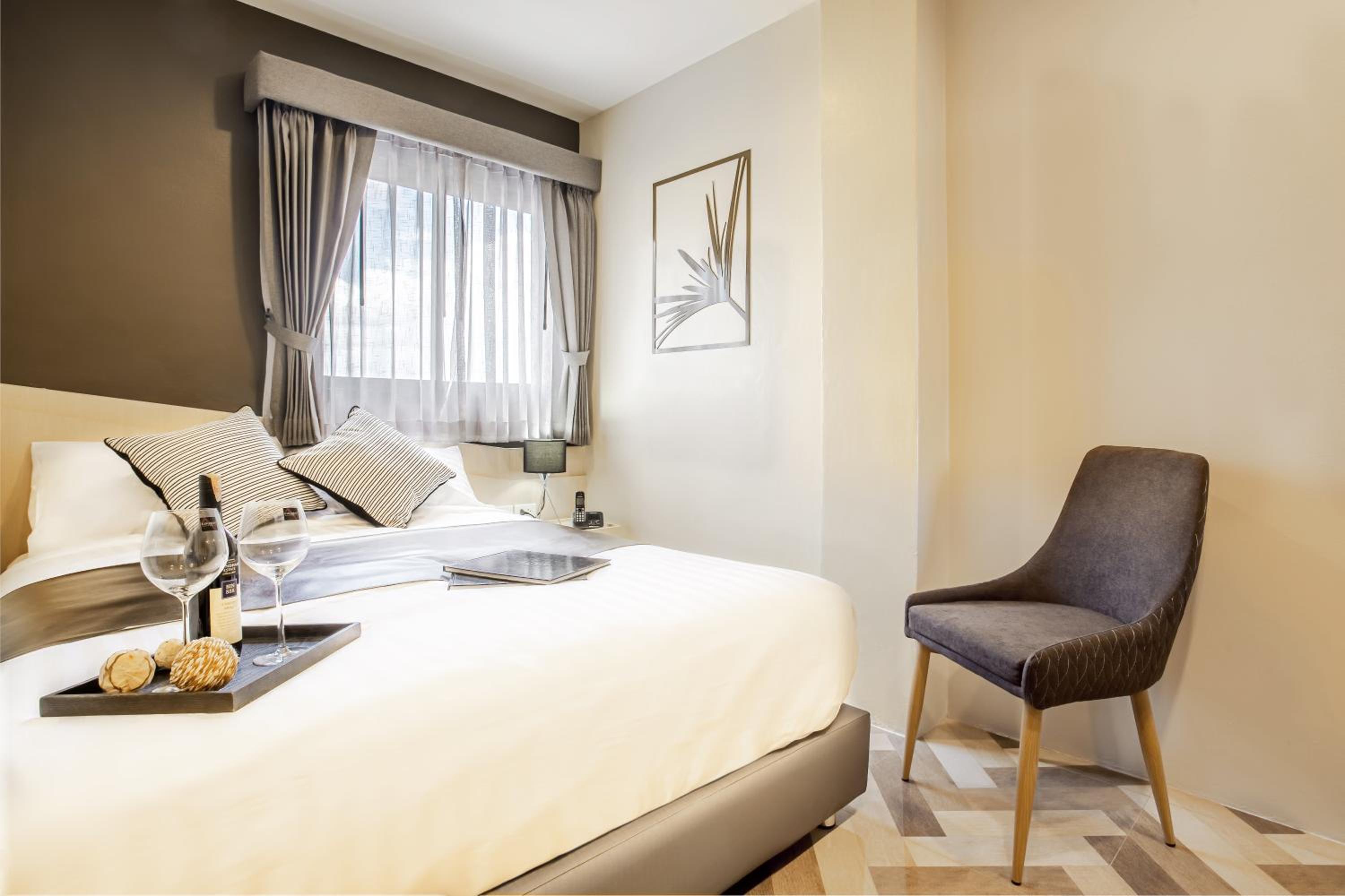Standard Queen Room - Photo 16