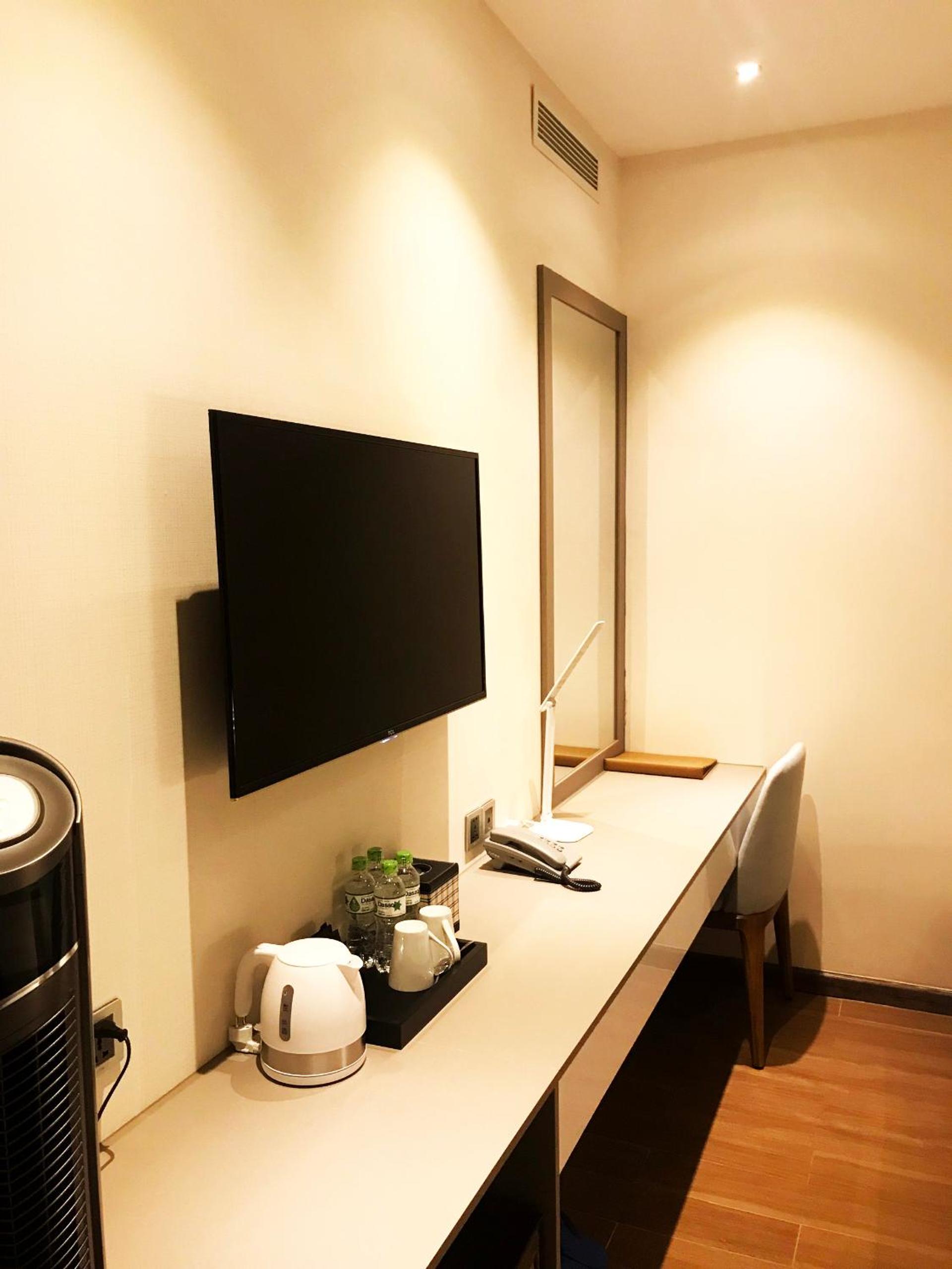 Family Room - Photo 9