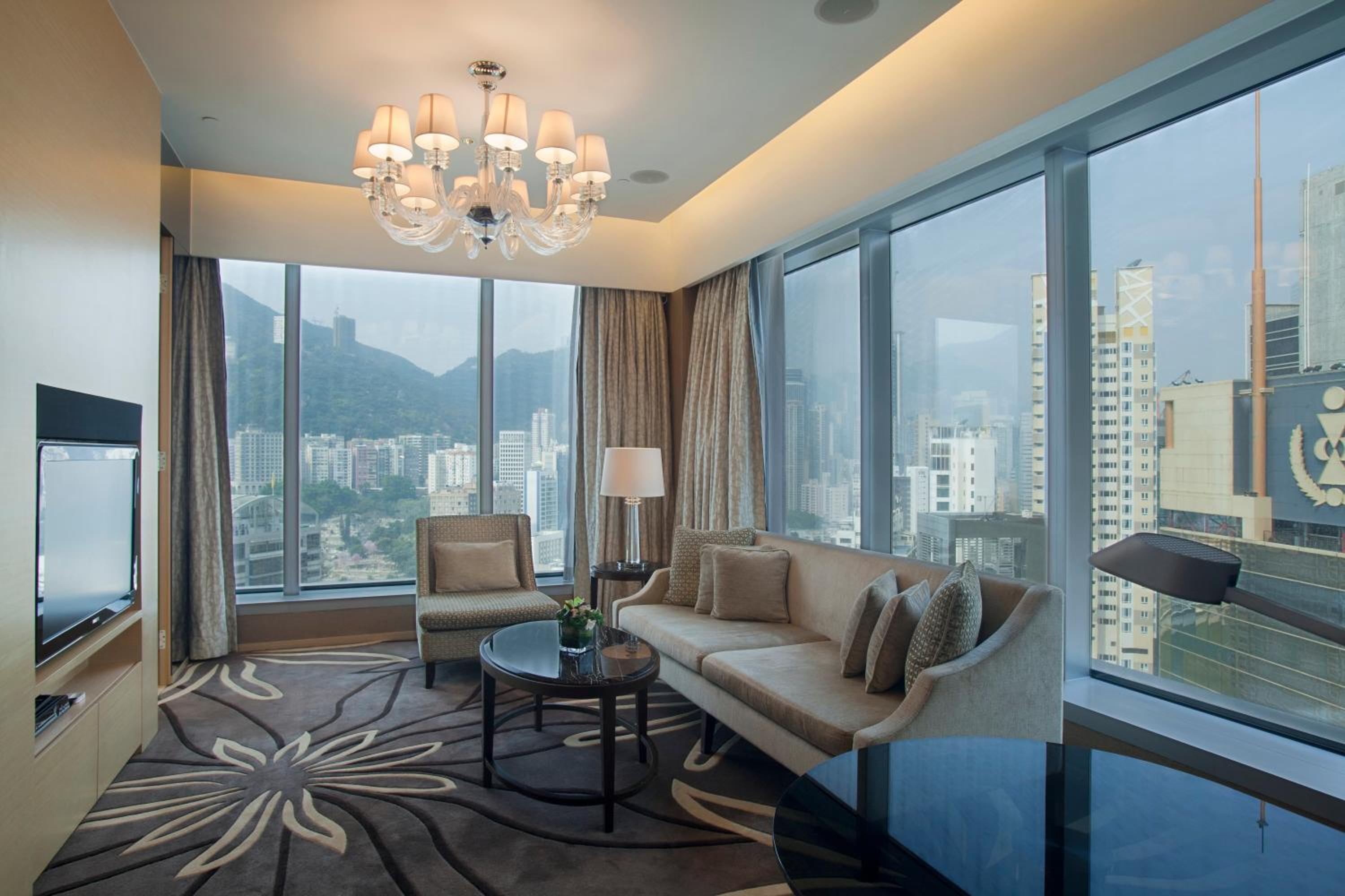 1 King One-Bedroom Suite Club Floor