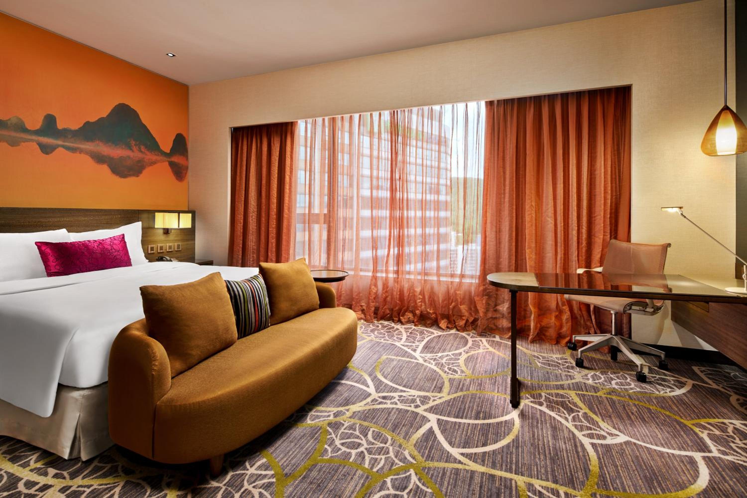 Standard King Room with City View - High Floor