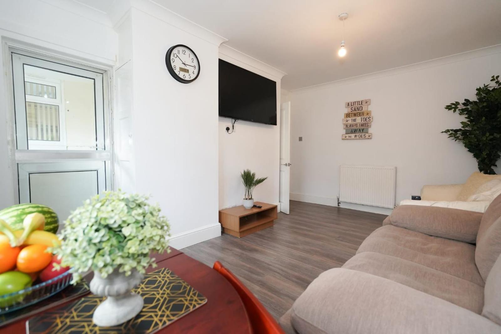 Two-Bedroom Apartment - Photo 11
