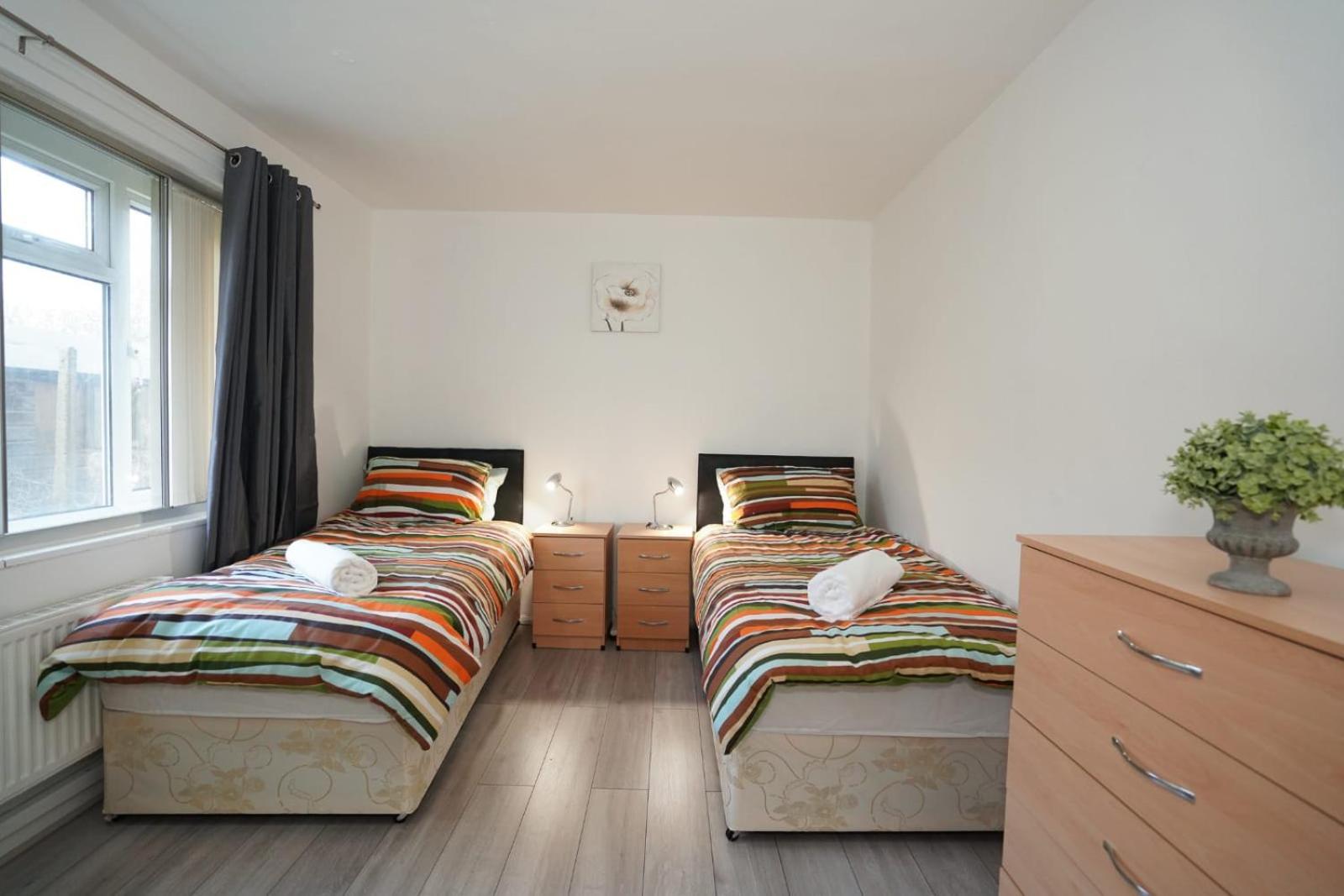 Two-Bedroom Apartment - Photo 2