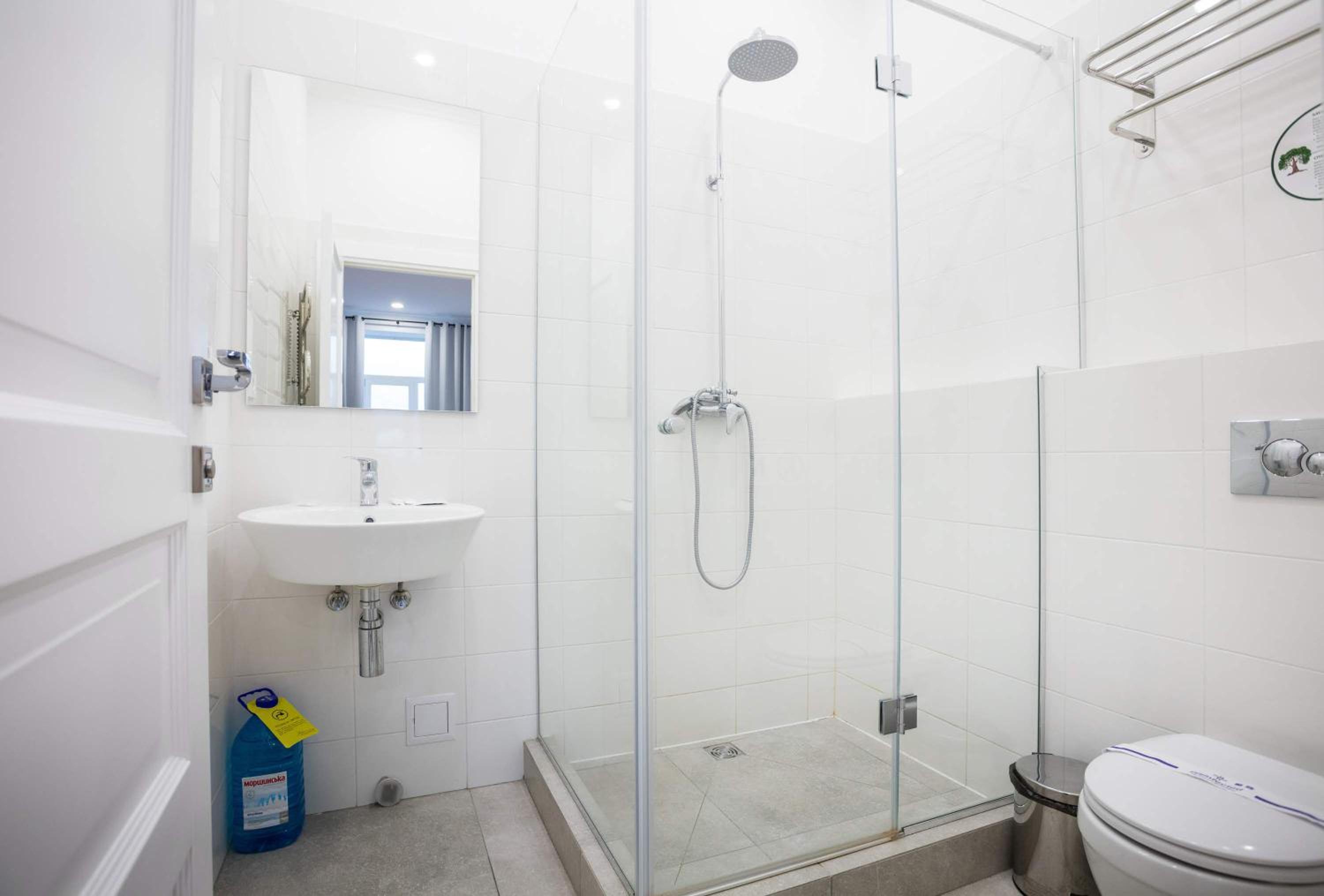 Street View Studio with shower on Khreschatyk 23 photo 3