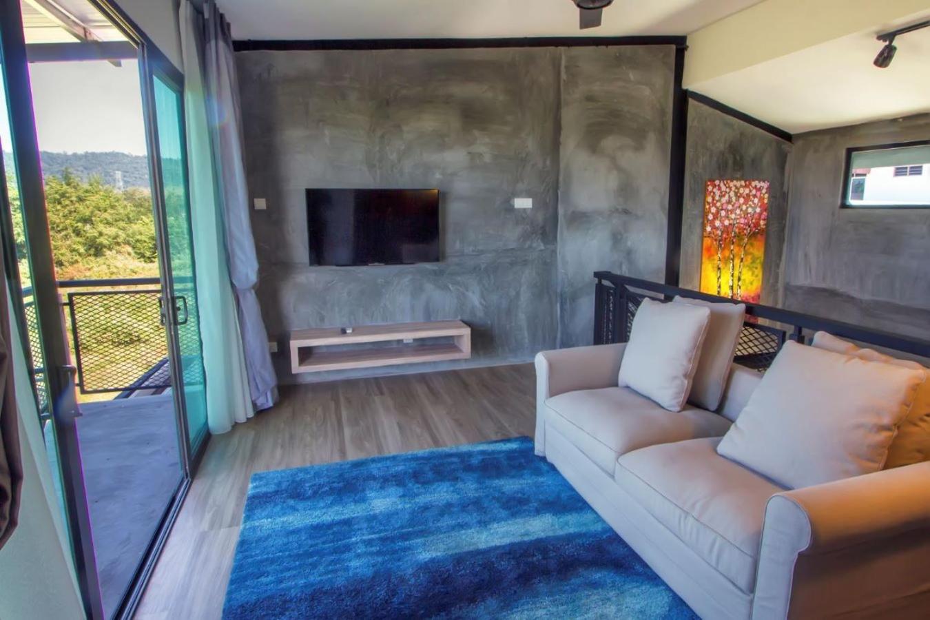 King Studio with Sofa Bed photo 2