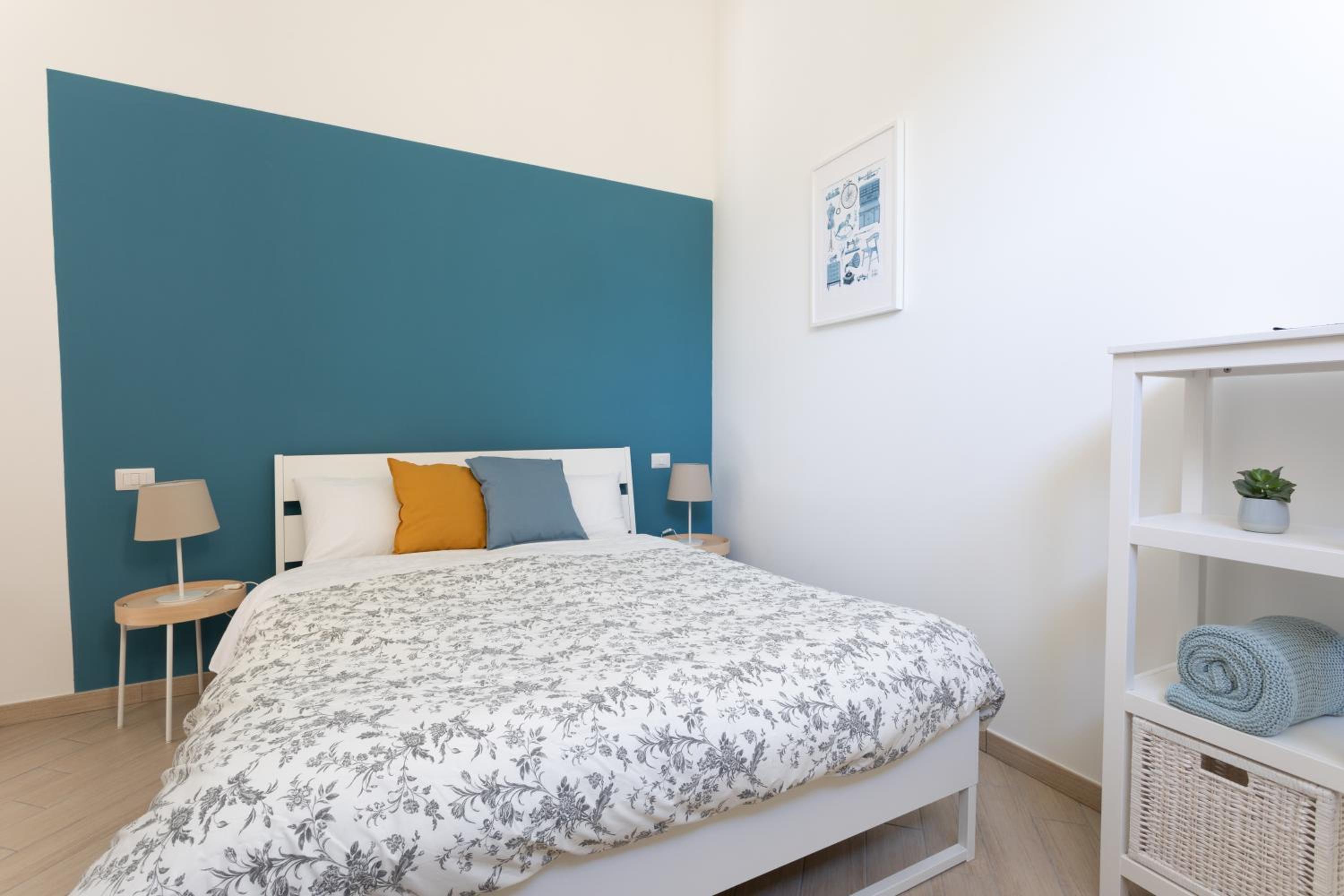 Double Room with Private Bathroom - Photo 9